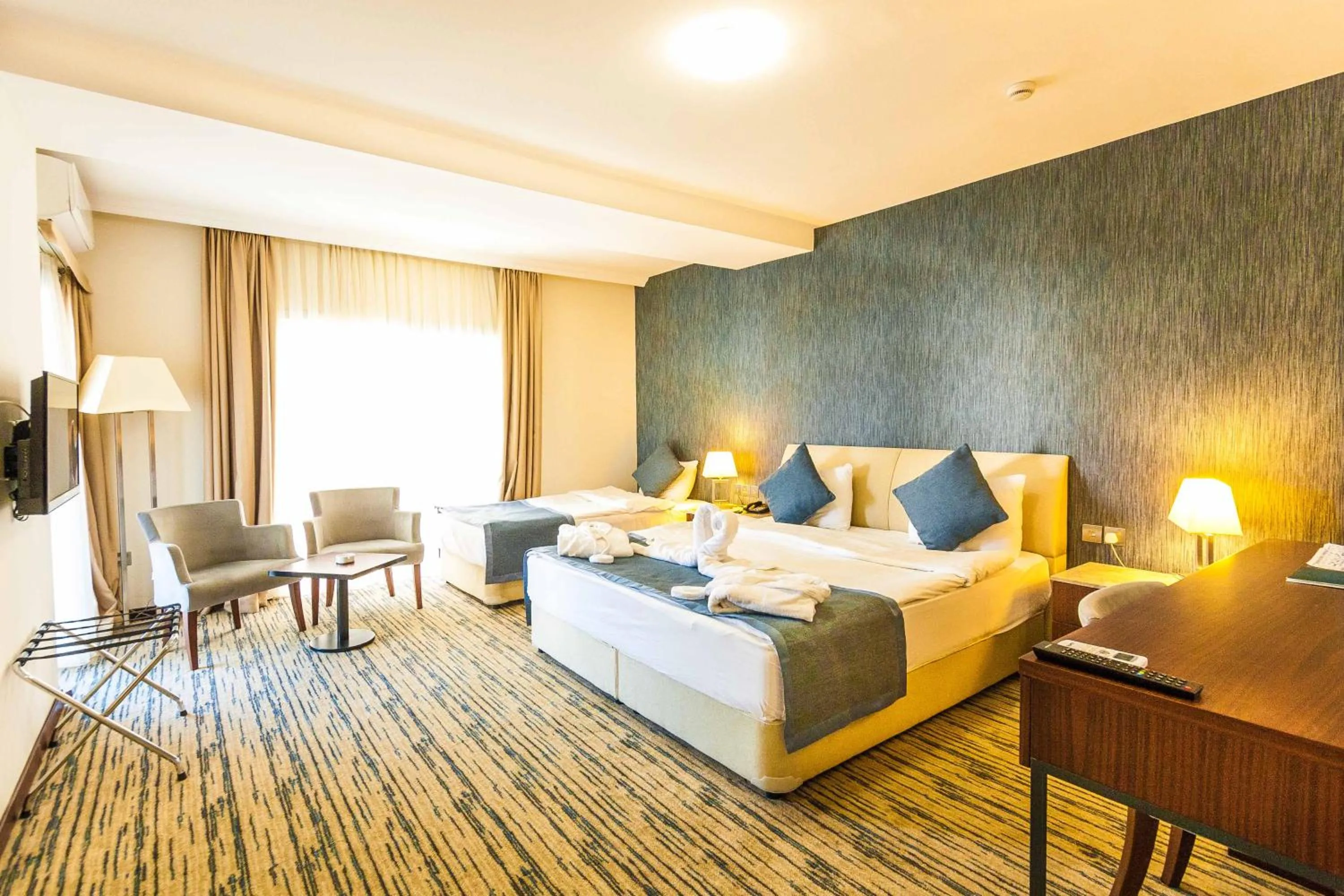 Photo of the whole room, Bed in Port View Hotel