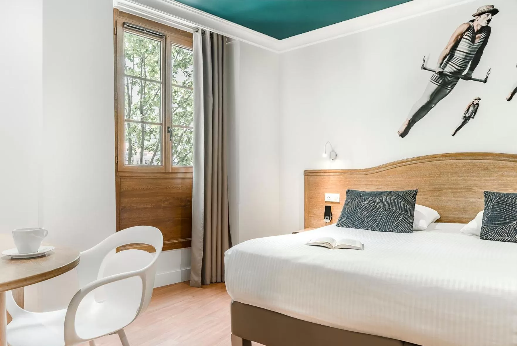 Bed in Grand Hôtel de la Gare Toulon - Boutique Hôtel