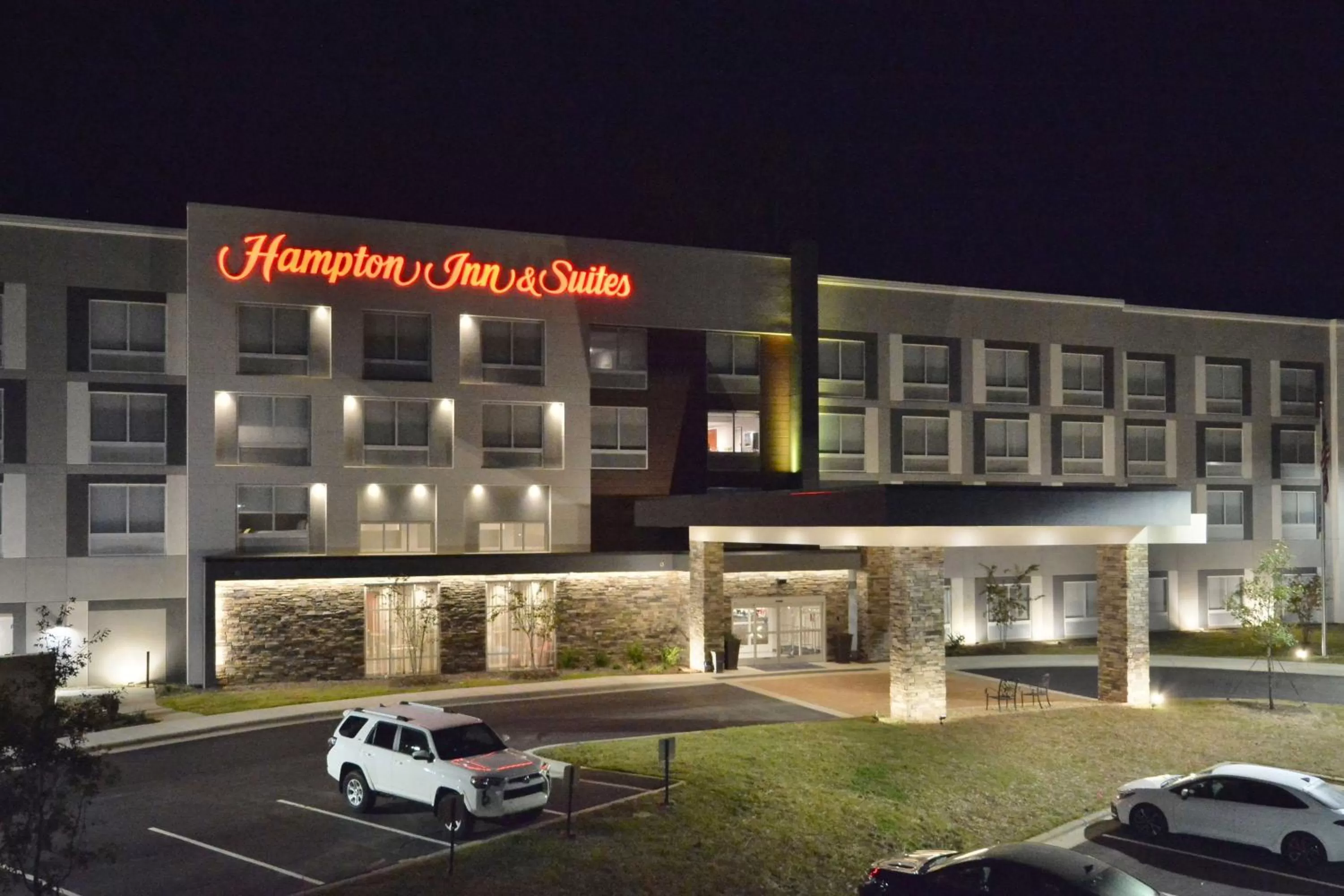 Property building in Hampton Inn & Suites Charlotte North I 485