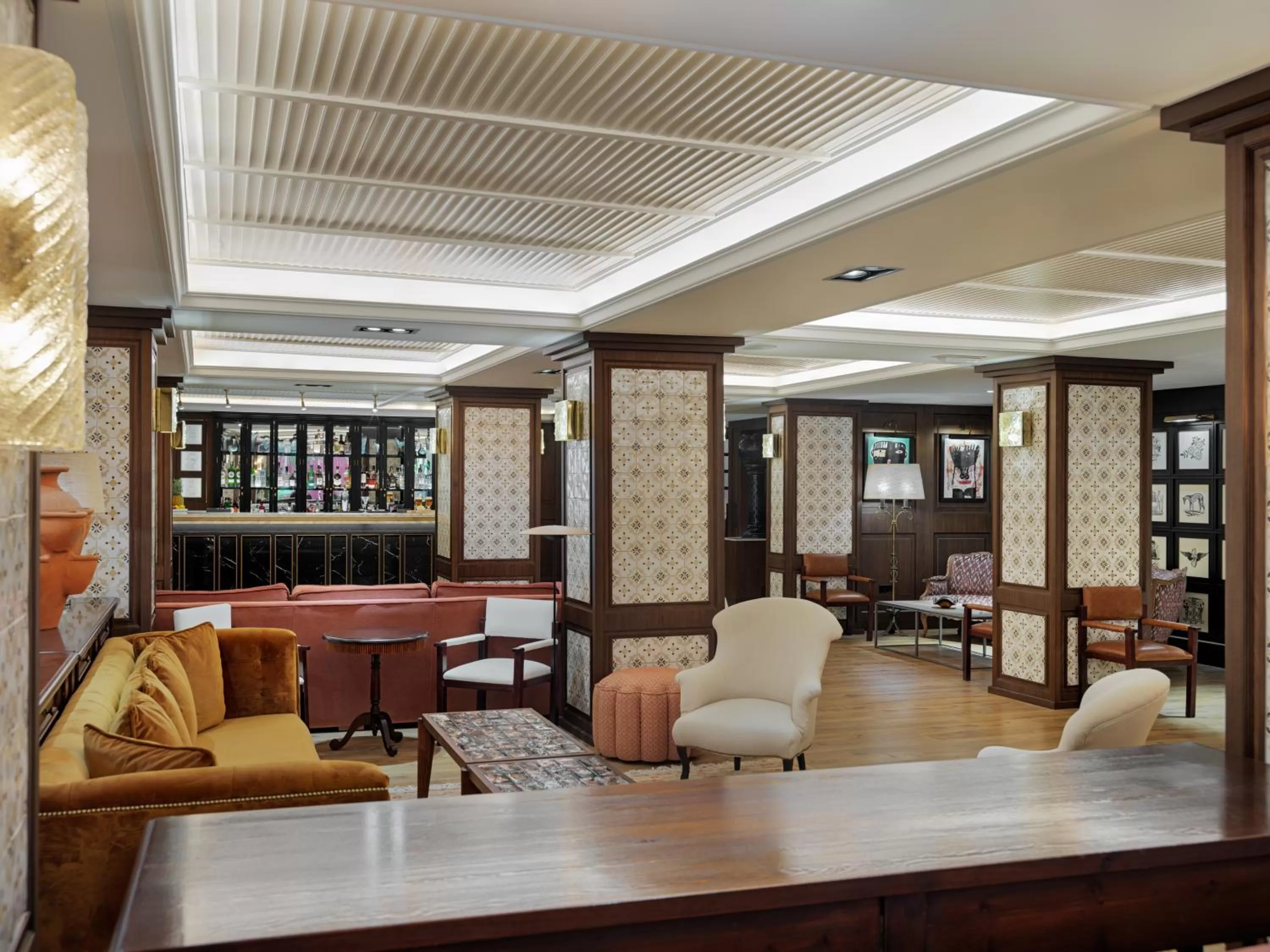 Lounge or bar in H10 Corregidor Boutique Hotel