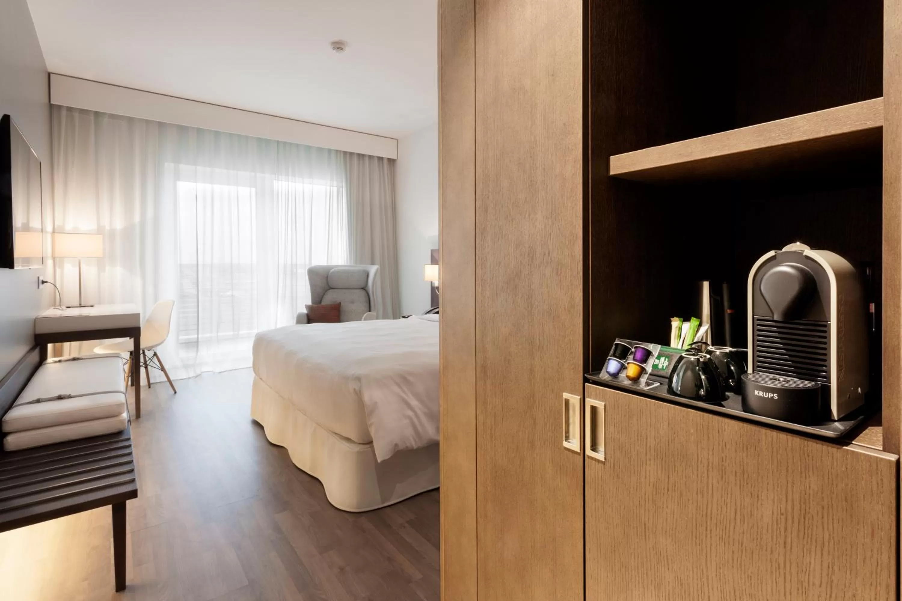 Shower, Bed in AC Hotel by Marriott Paris Le Bourget Airport
