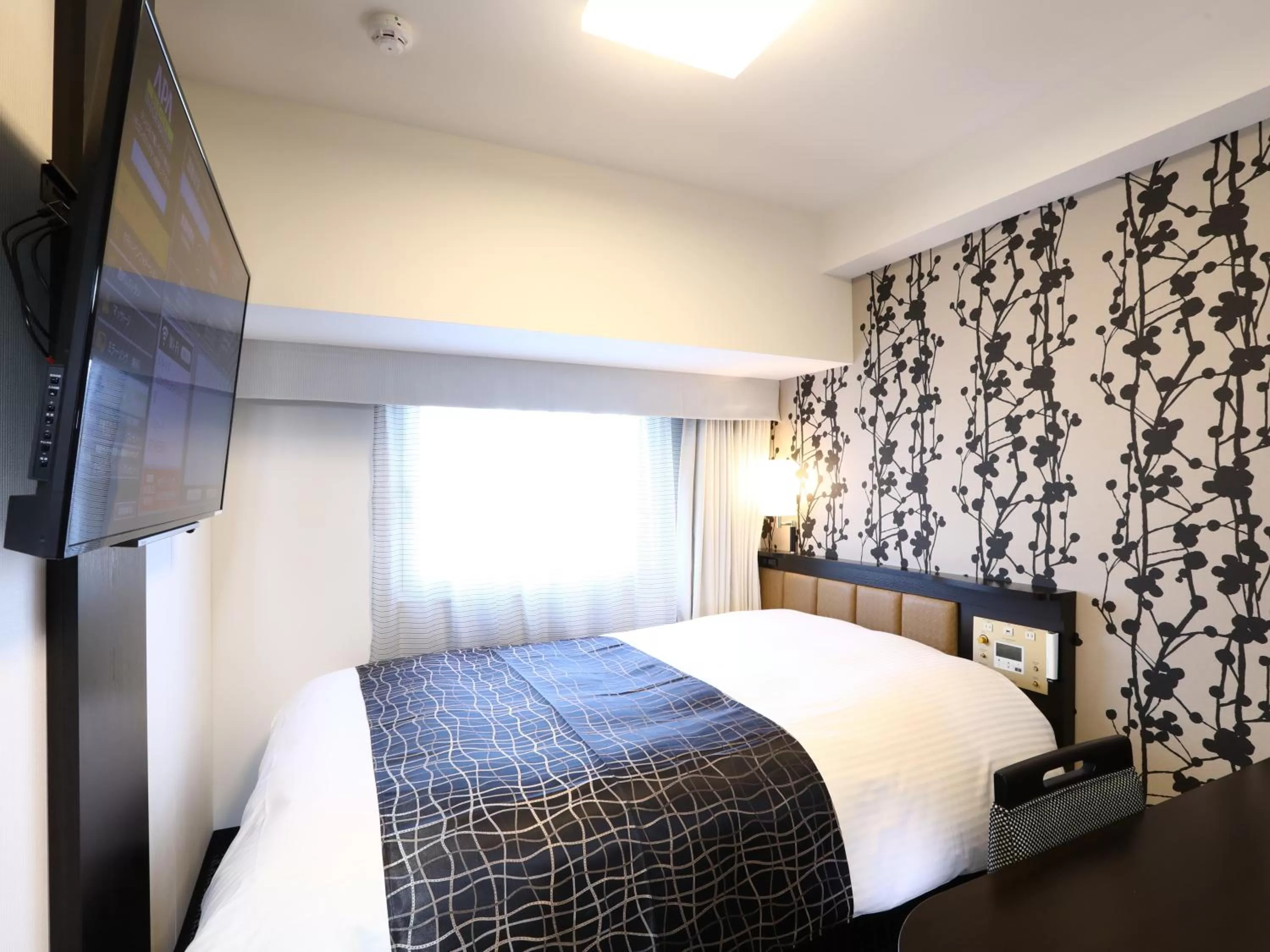 Bed in APA Hotel Yamanote Otsuka Ekimae Tower