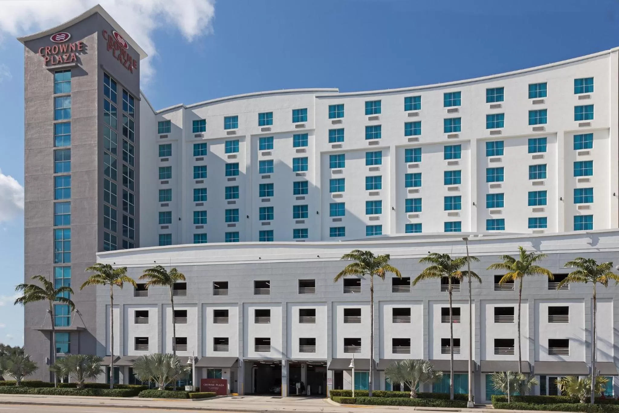 Property building in Crowne Plaza Hotel & Resorts Fort Lauderdale Airport/ Cruise by IHG