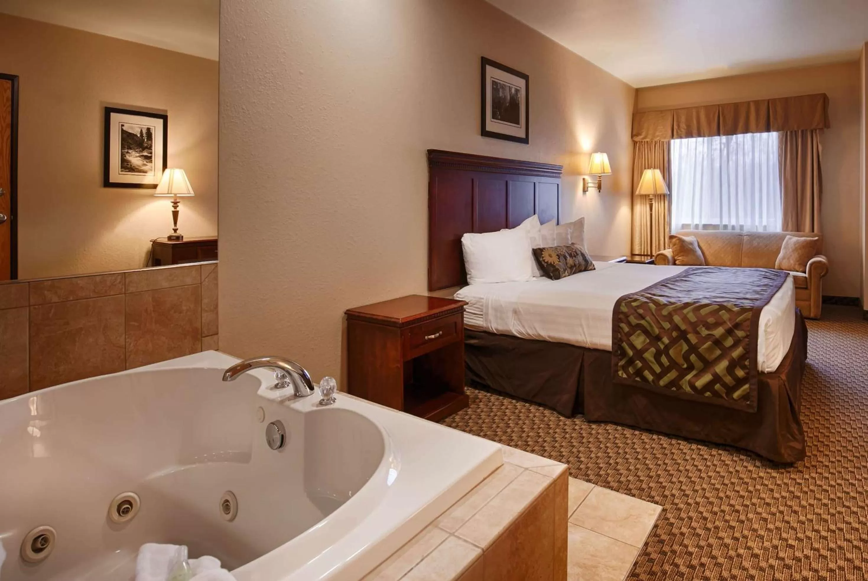 Photo of the whole room, Bed in Montcler Hotel & Conference Center, Trademark by Wyndham