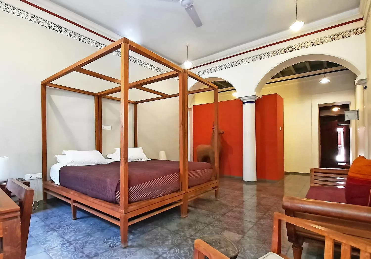 Photo of the whole room, Bed in Saratha Vilas Chettinad