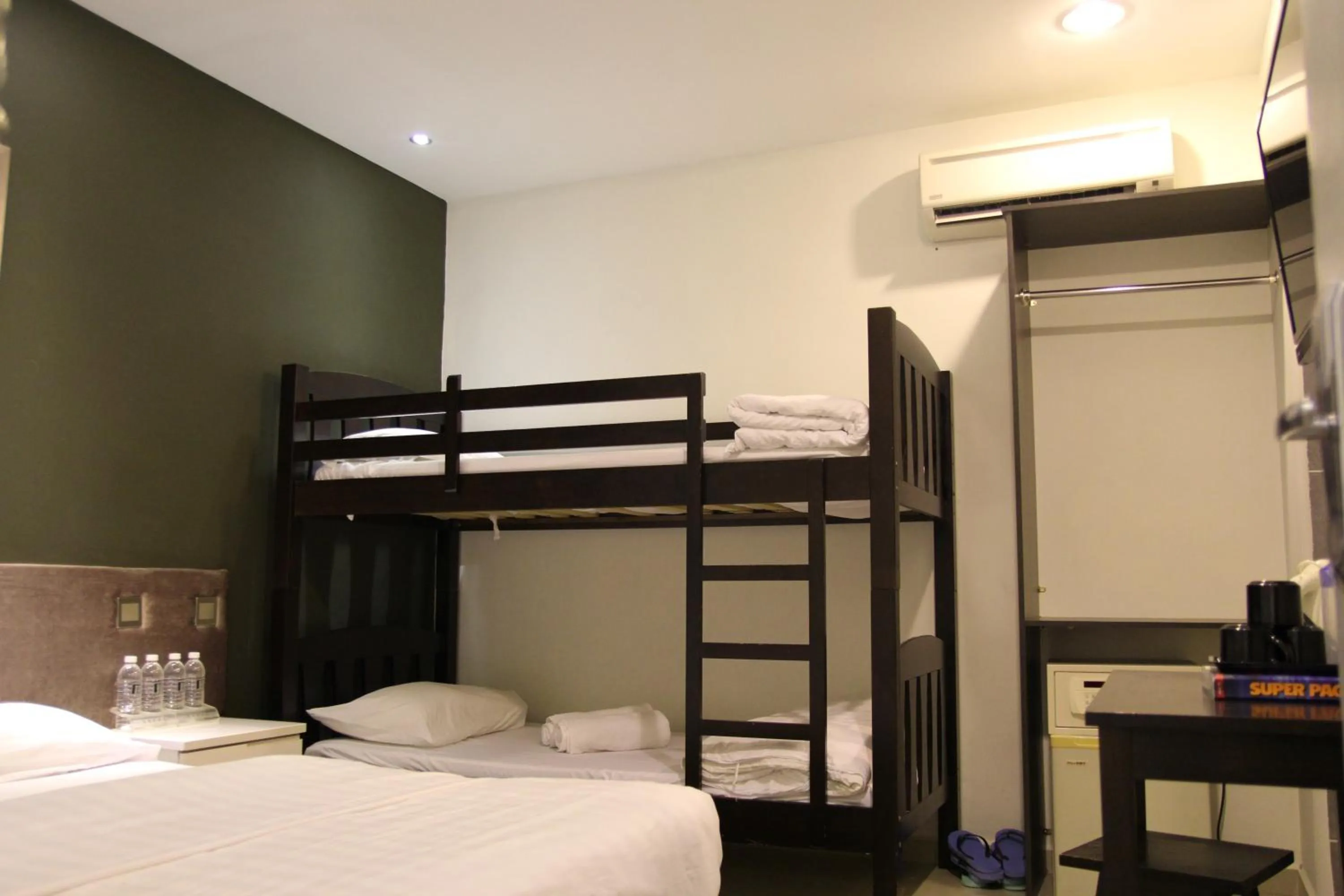 bunk bed, Bed in M Design Hotel @ Seri Kembangan