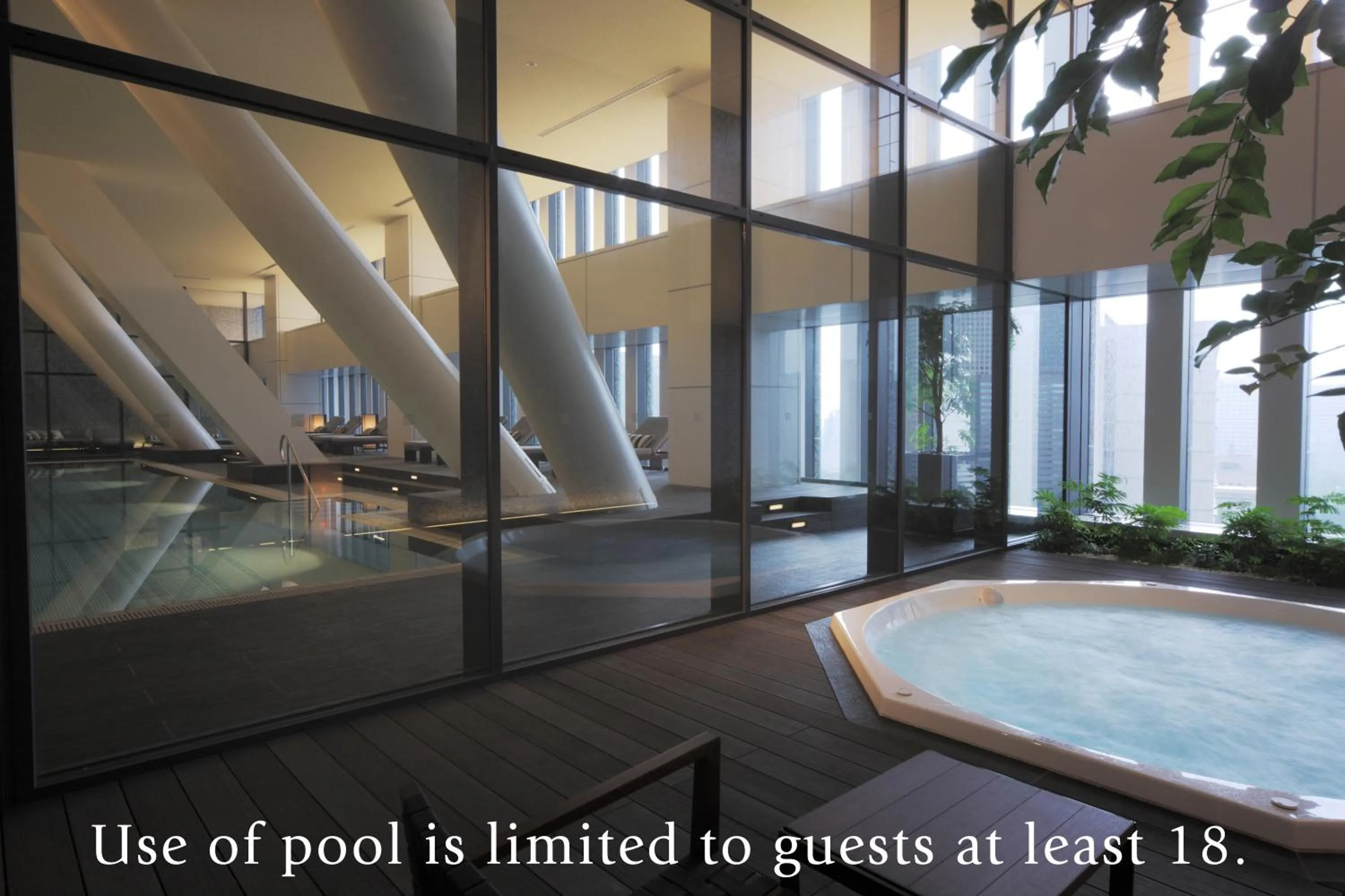 Hot Tub in The Capitol Hotel Tokyu