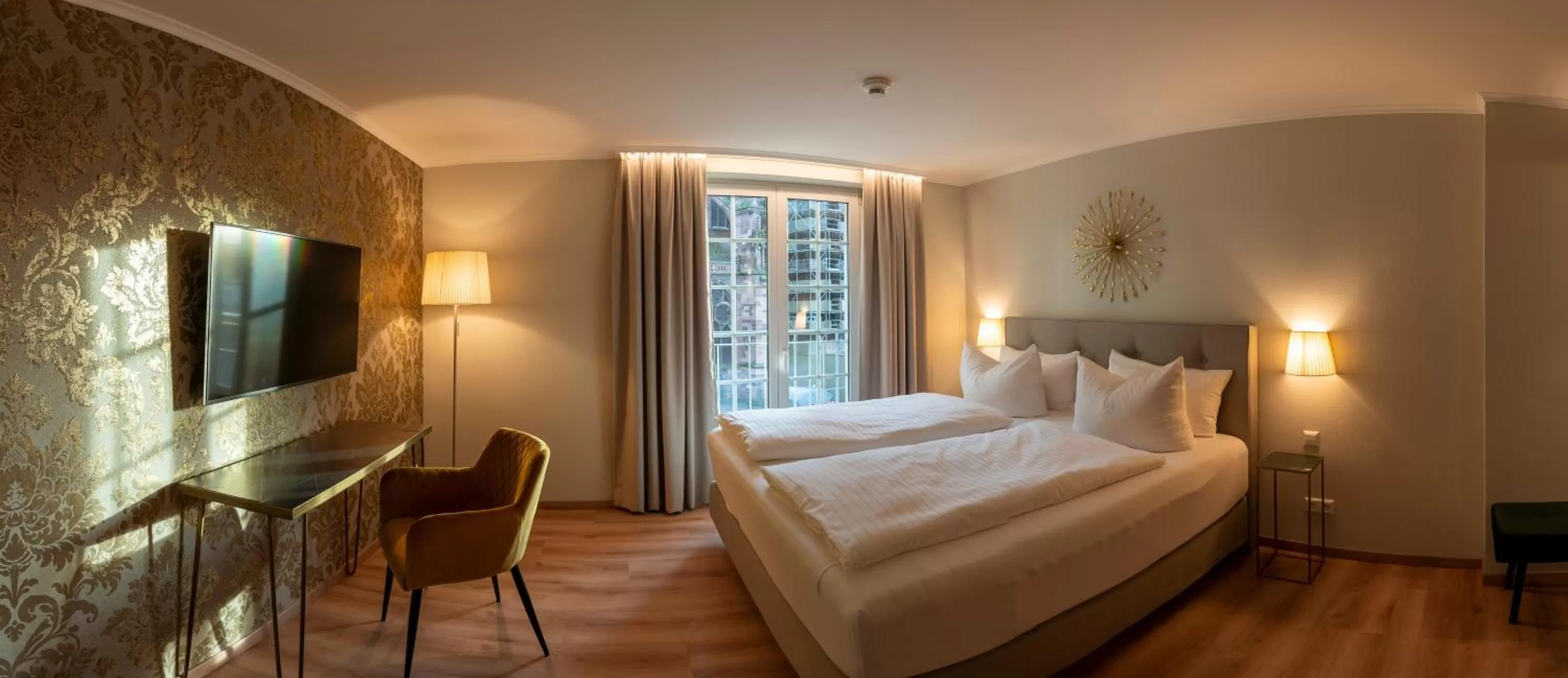 Photo of the whole room, Bed in Hotel Rappen am Münsterplatz