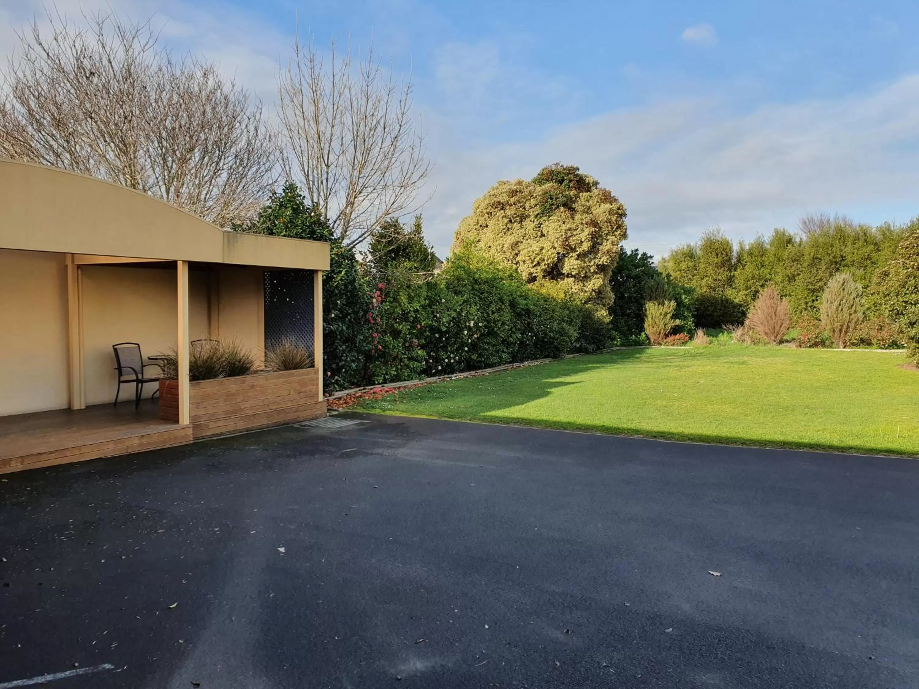 Garden view in Tower Motor Inn