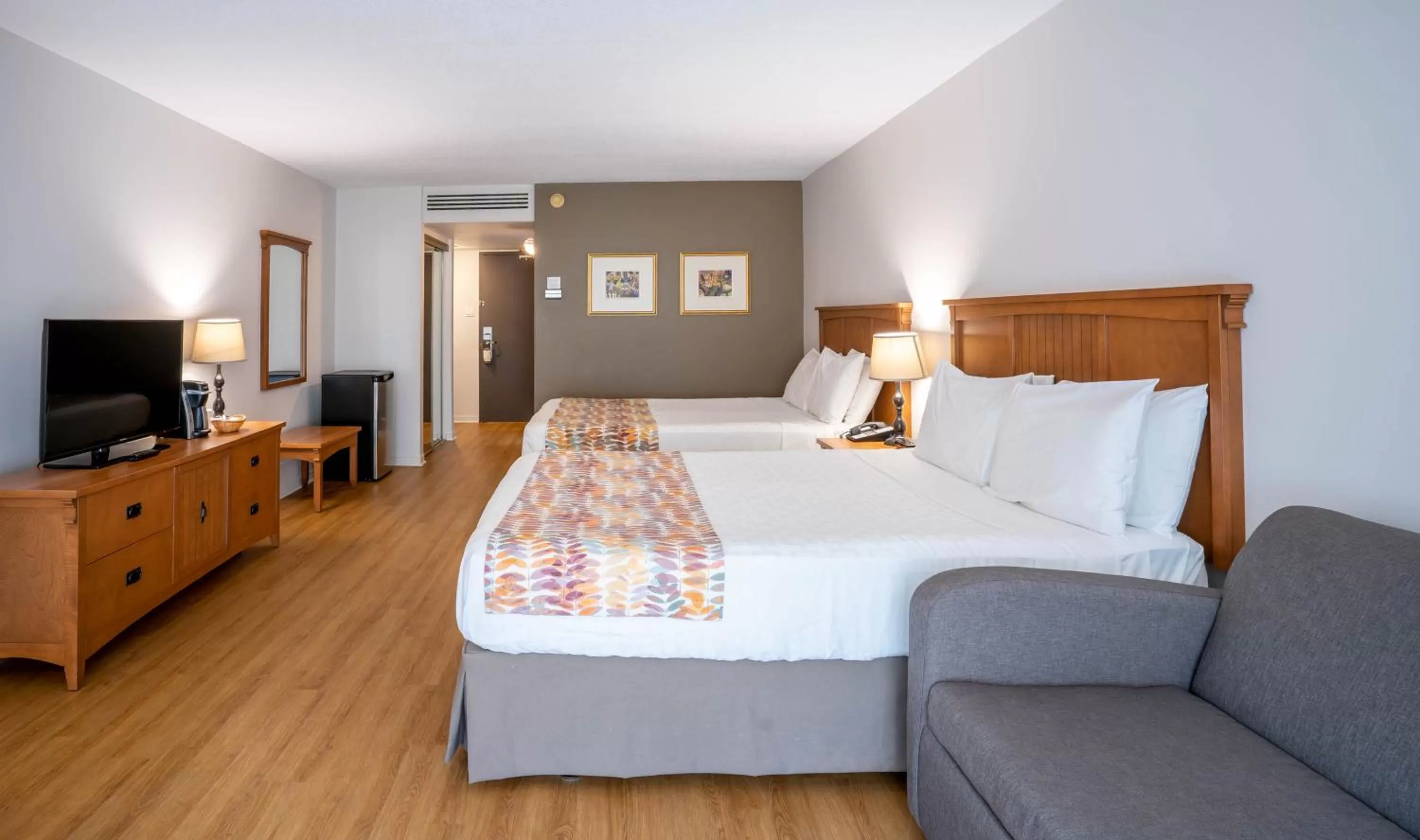 Bedroom, Bed in Hôtel Chéribourg