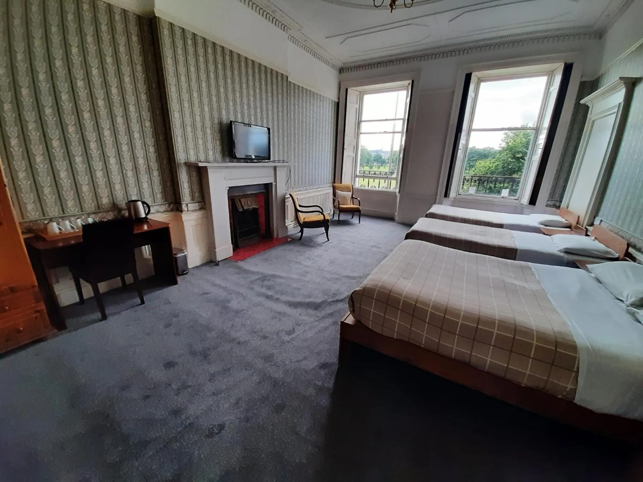 Photo of the whole room in Adelphi Hotel