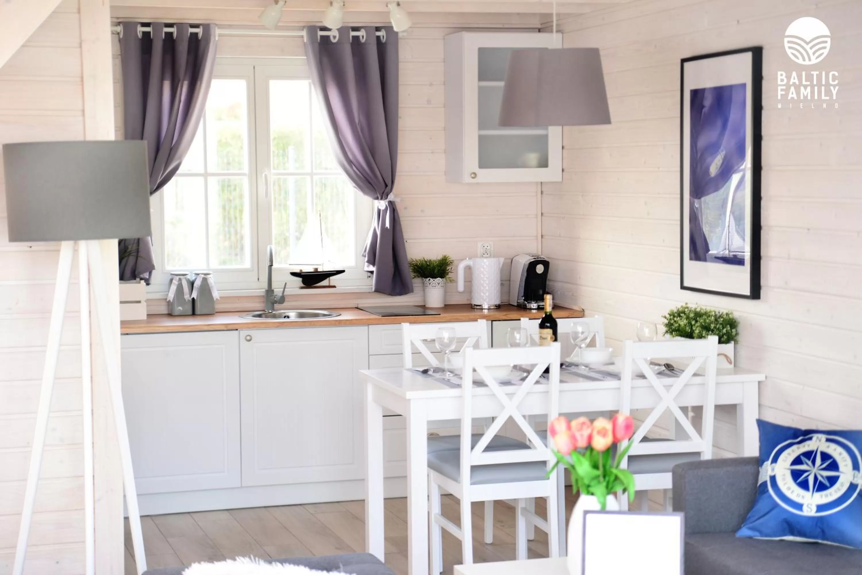 Kitchen or kitchenette, Kitchen/Kitchenette in Baltic Family - domki całoroczne nad morzem basen kidsclub rowery