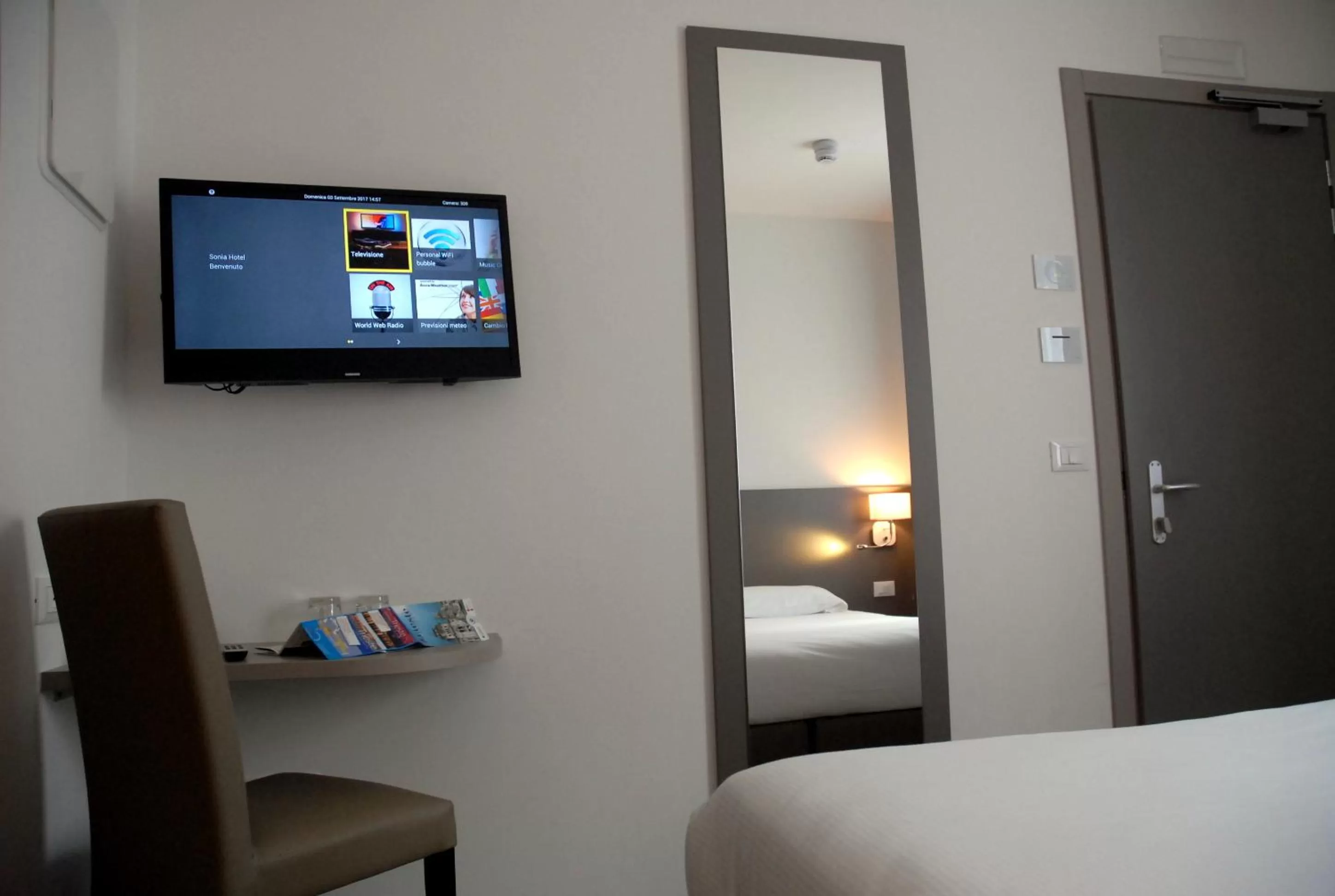 TV and multimedia, Bed in Hotel Sonia