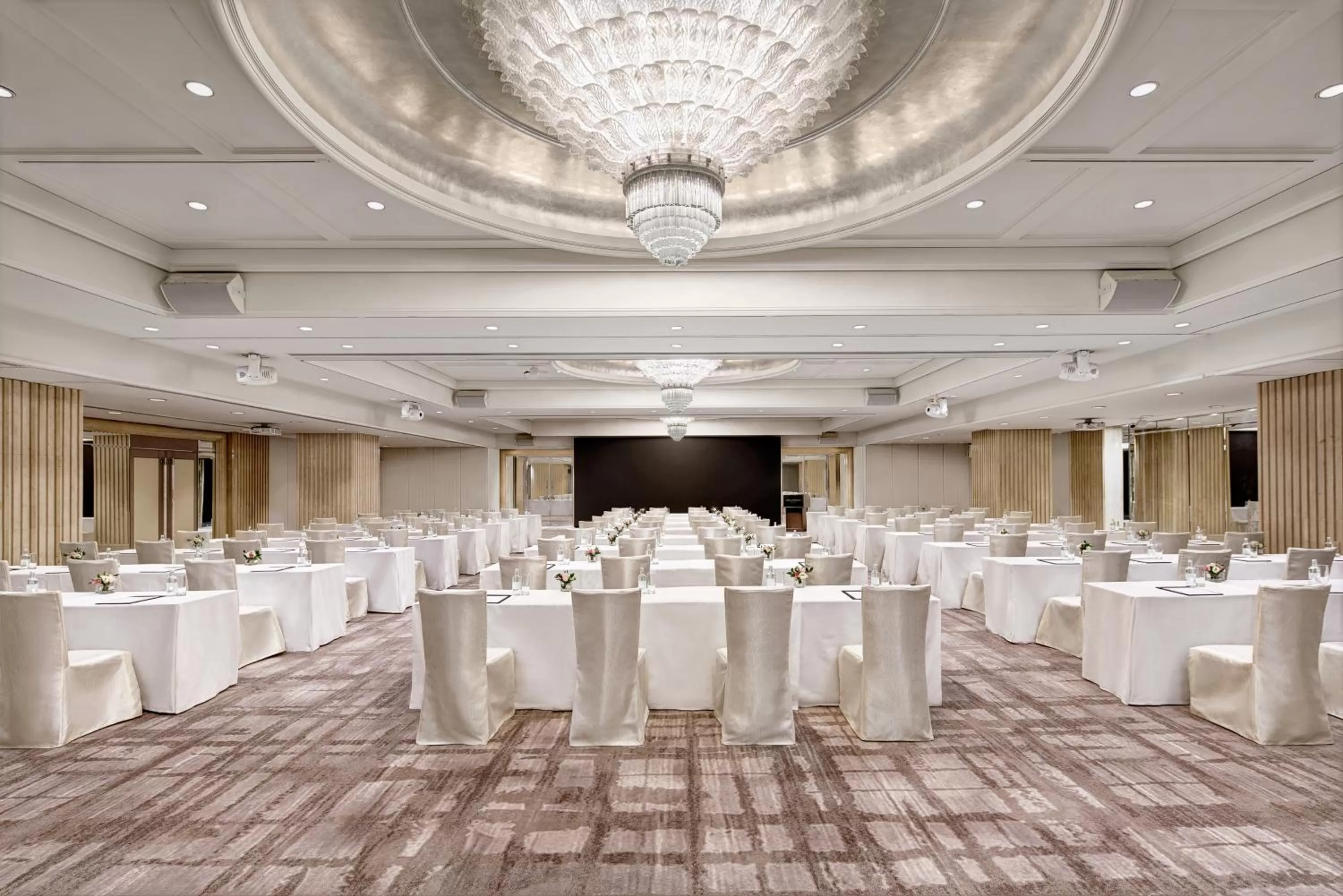 Banquet/Function facilities in The Langham Hong Kong