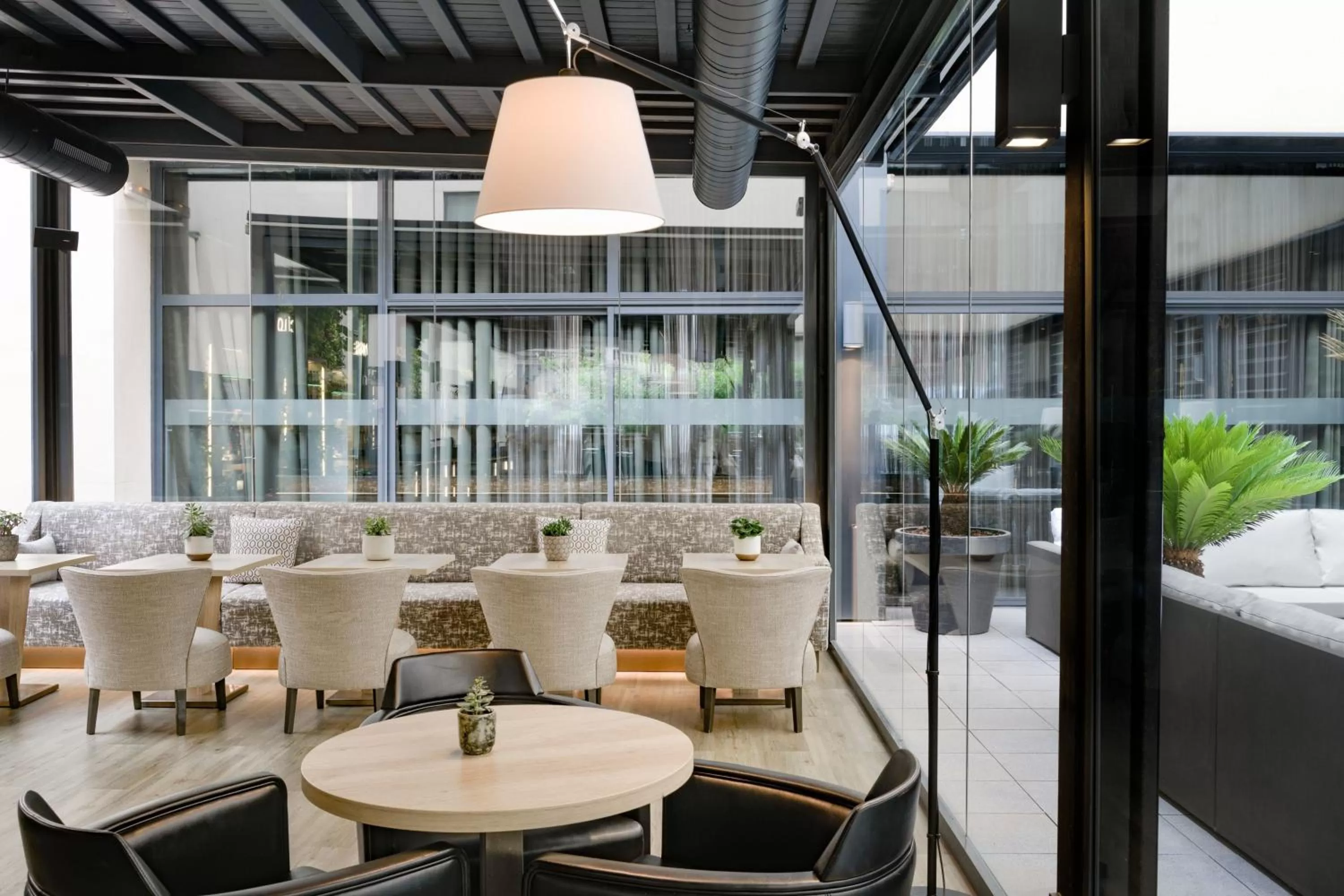 Lounge or bar in AC Hotel Ciutat de Palma by Marriott