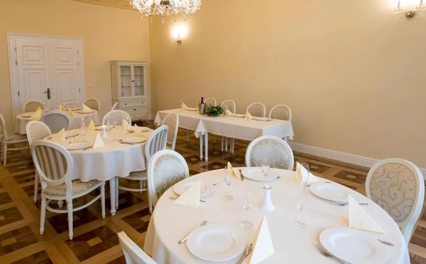 Restaurant/places to eat in Hotel SPA Akacjowy Dwór