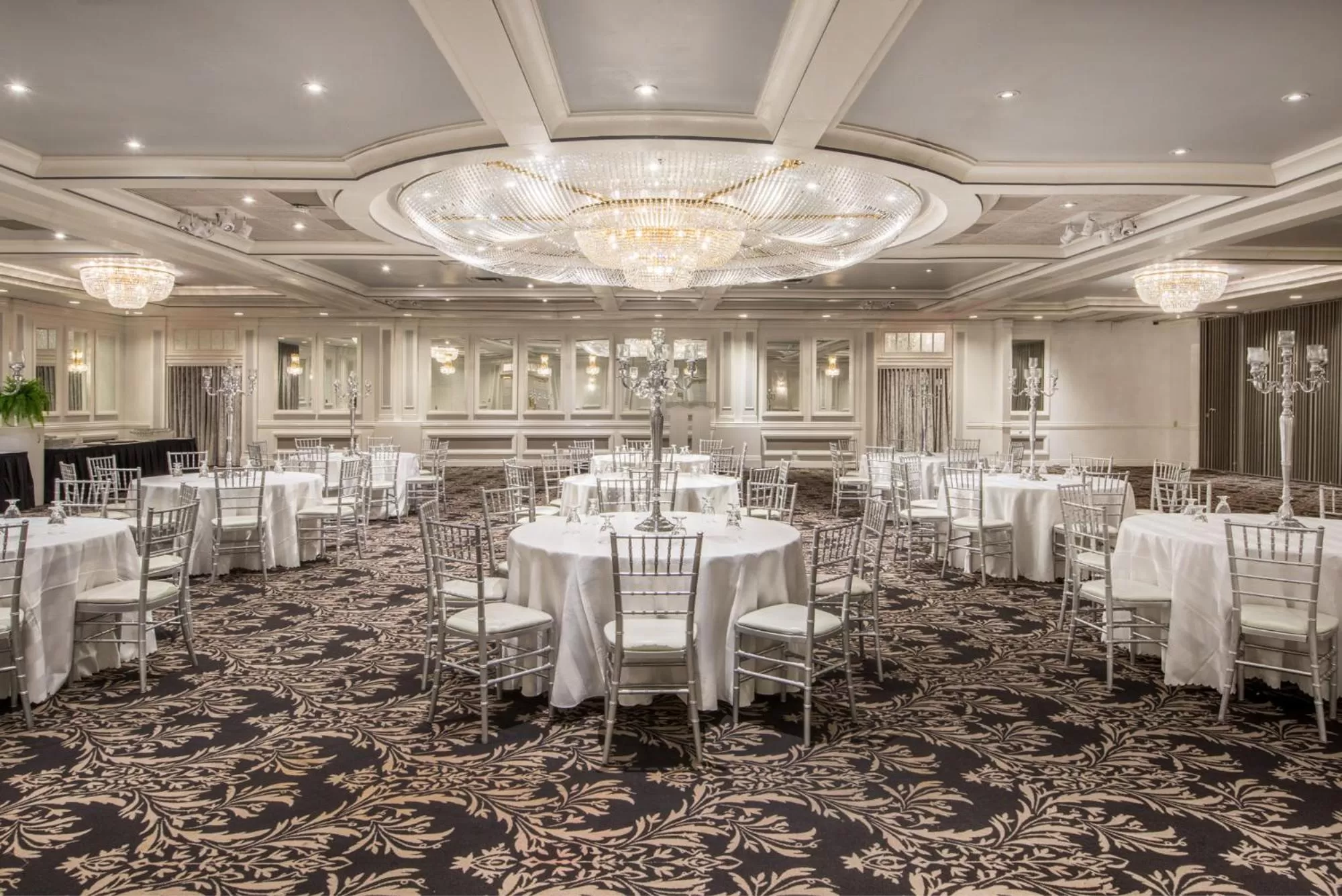 Banquet/Function facilities in Armon Plaza Montreal Airpt, Trademark Collection by Wyndham