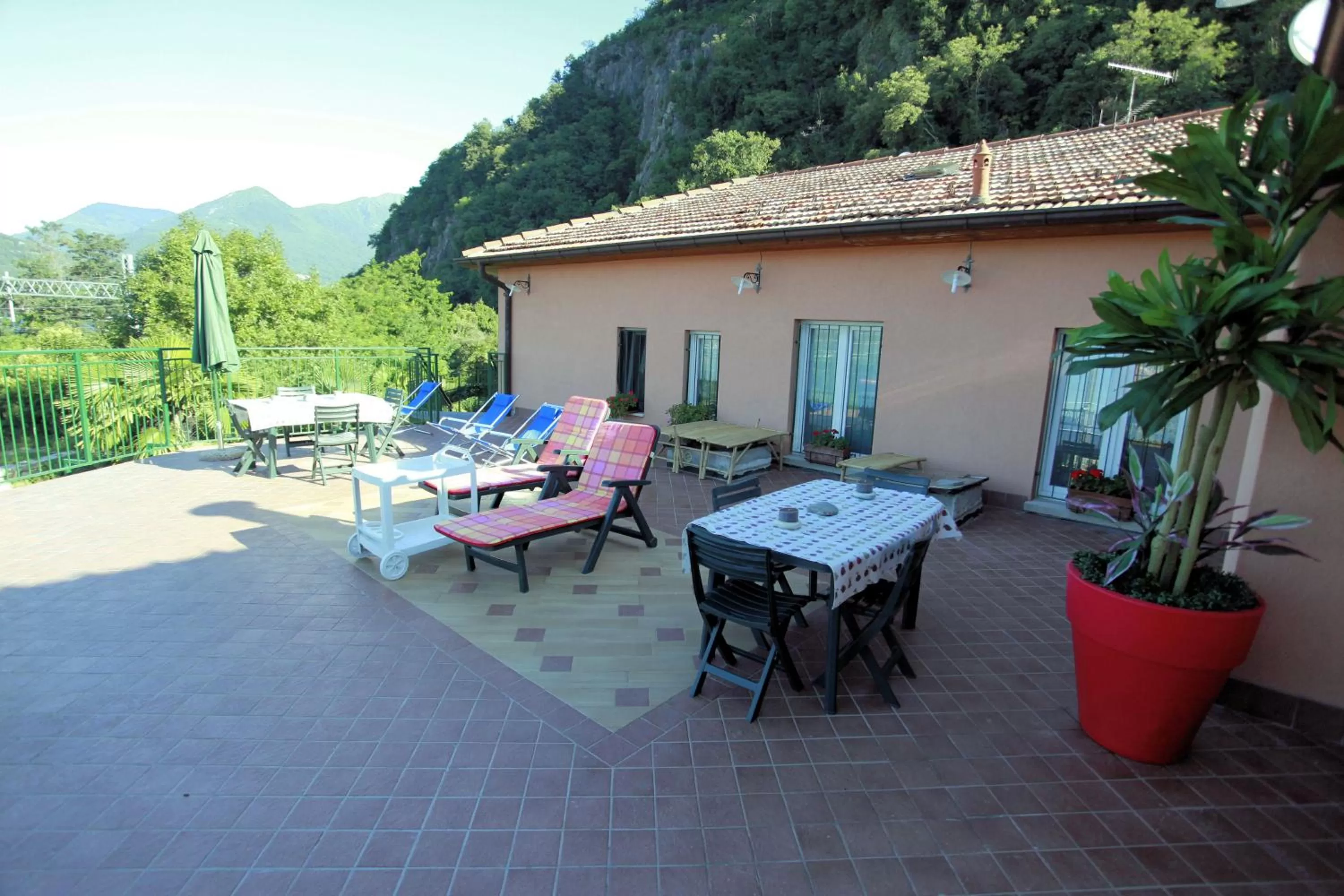 Patio in Apartment Lake Maggiore - ITALIA