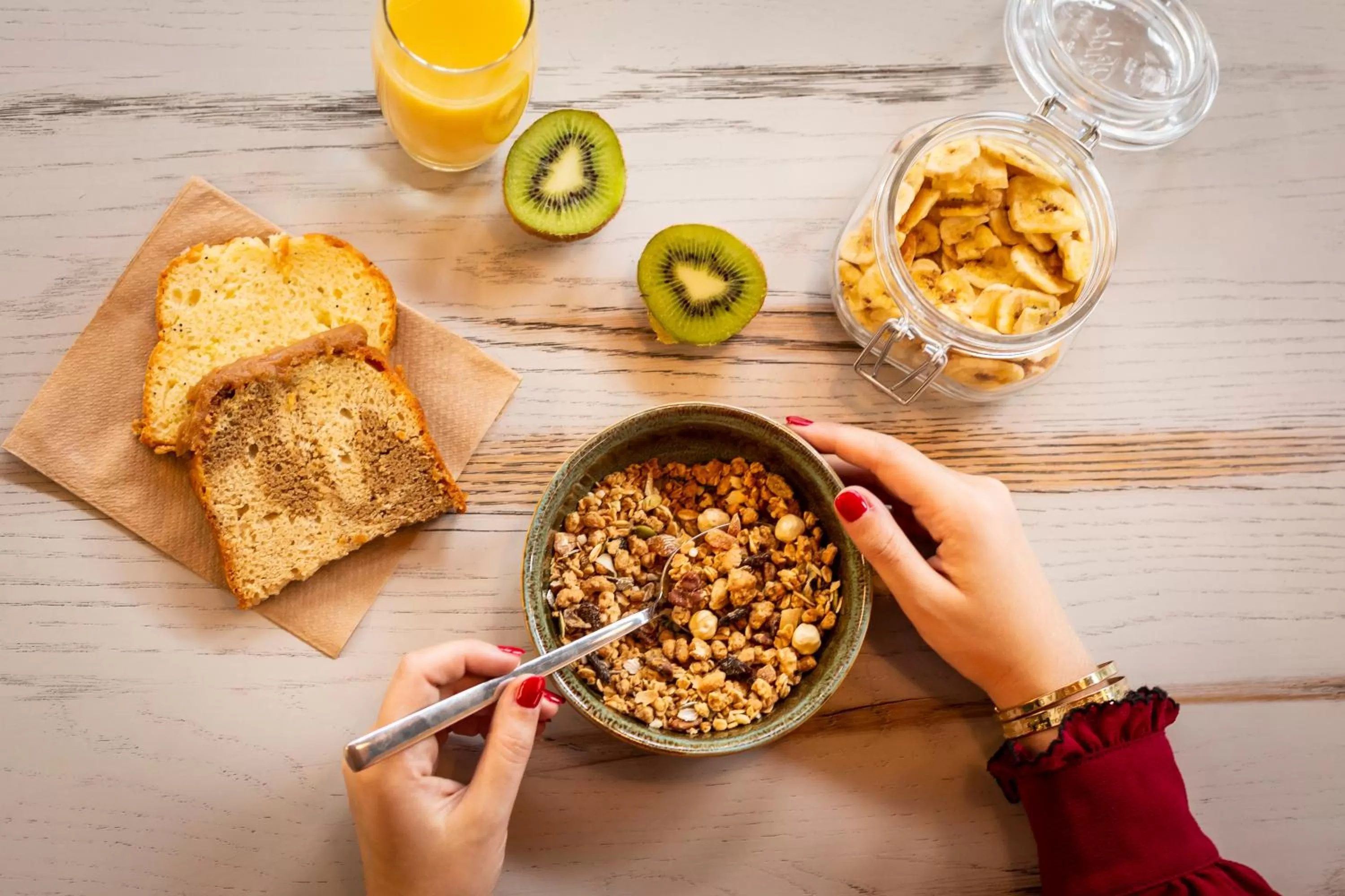 Buffet breakfast in Aparthotel Adagio London Brentford
