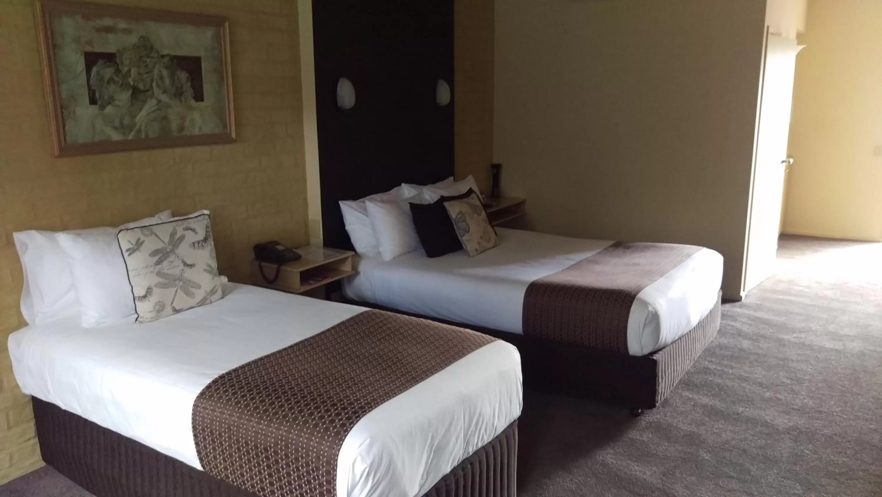 Bedroom, Bed in Madison Spa Motel - Adults Only