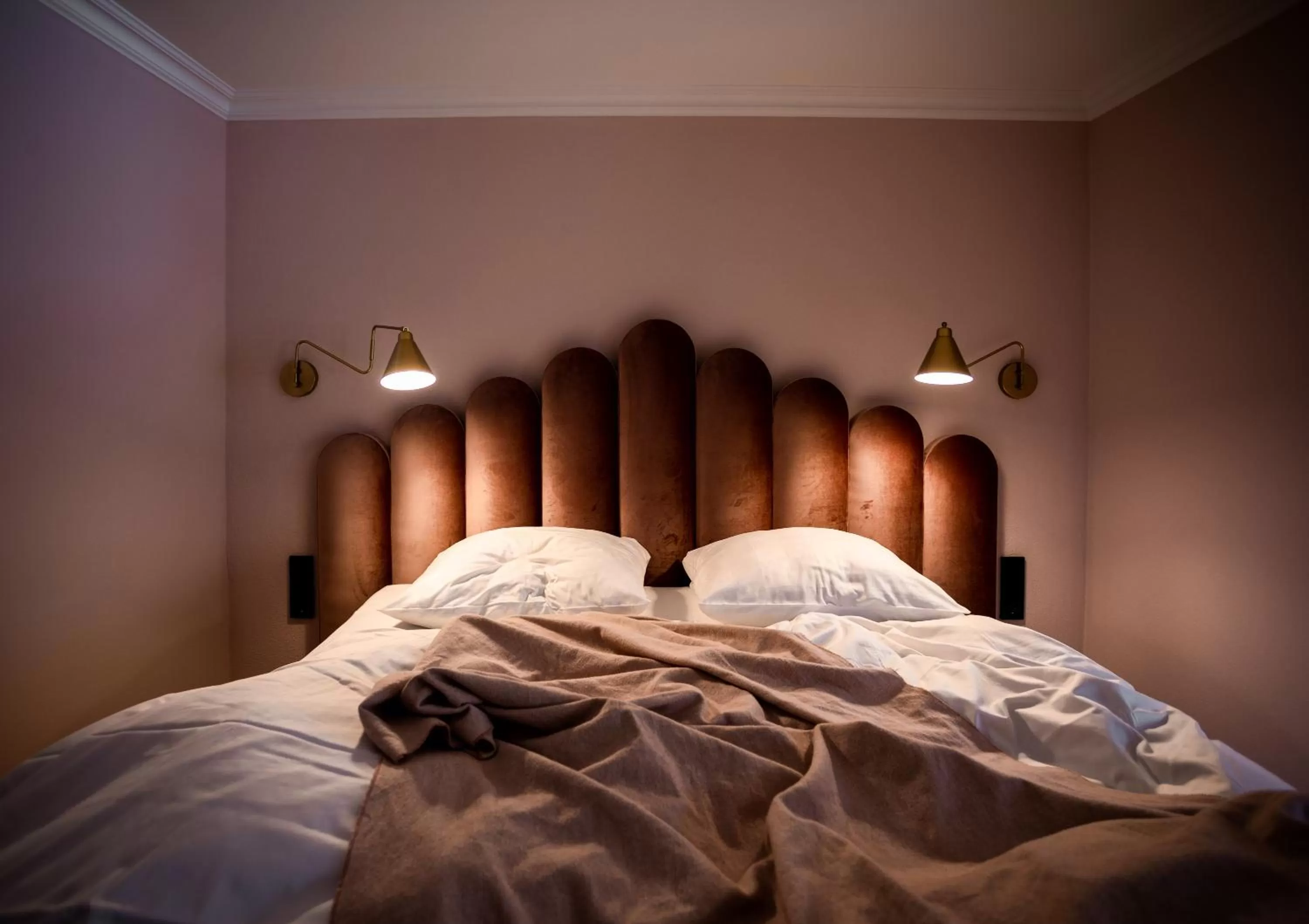 Bed in Alpine Hideaway ZILLERTALERHOF - 4 Sterne Superior