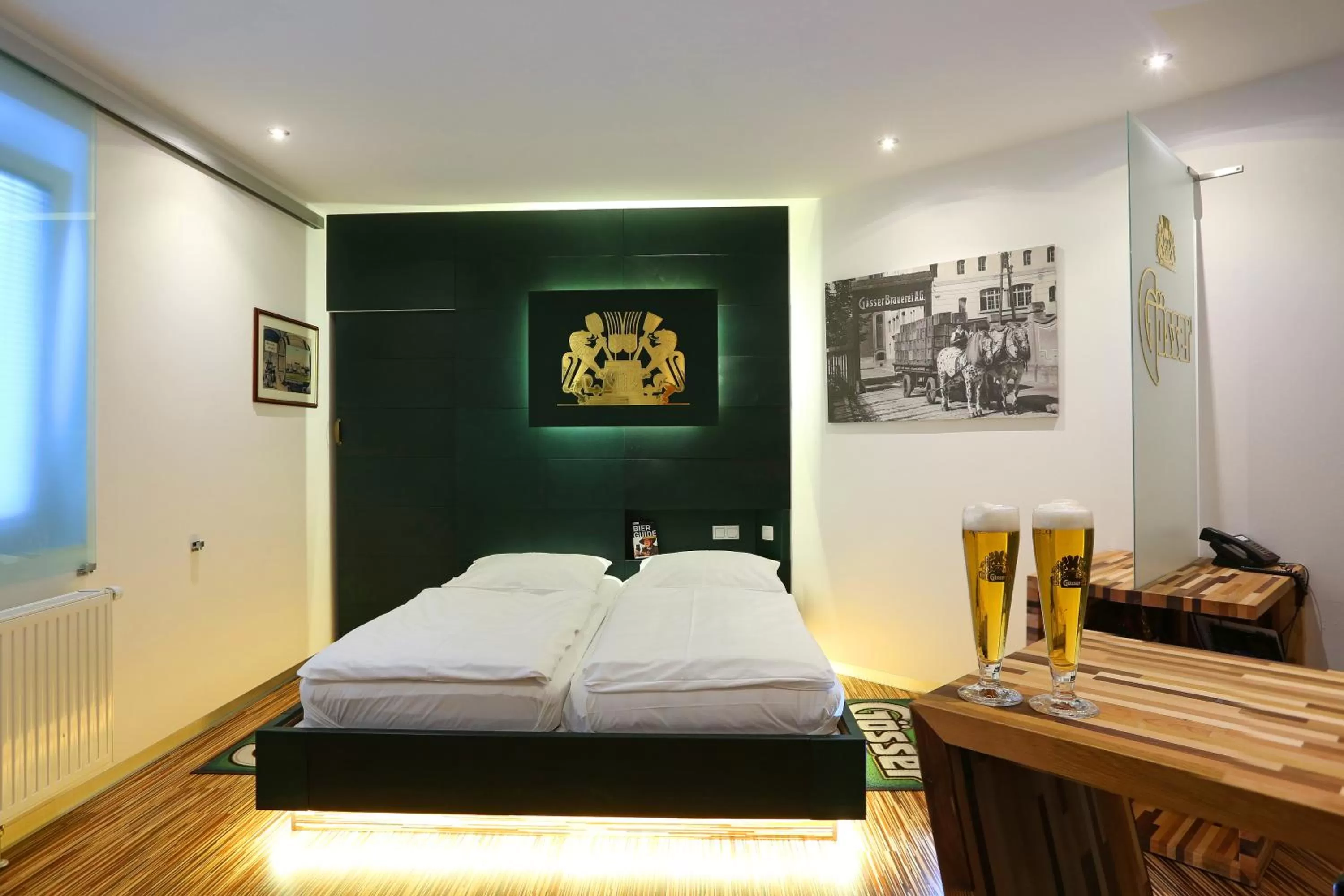 Photo of the whole room, Bed in Hotel Kongress