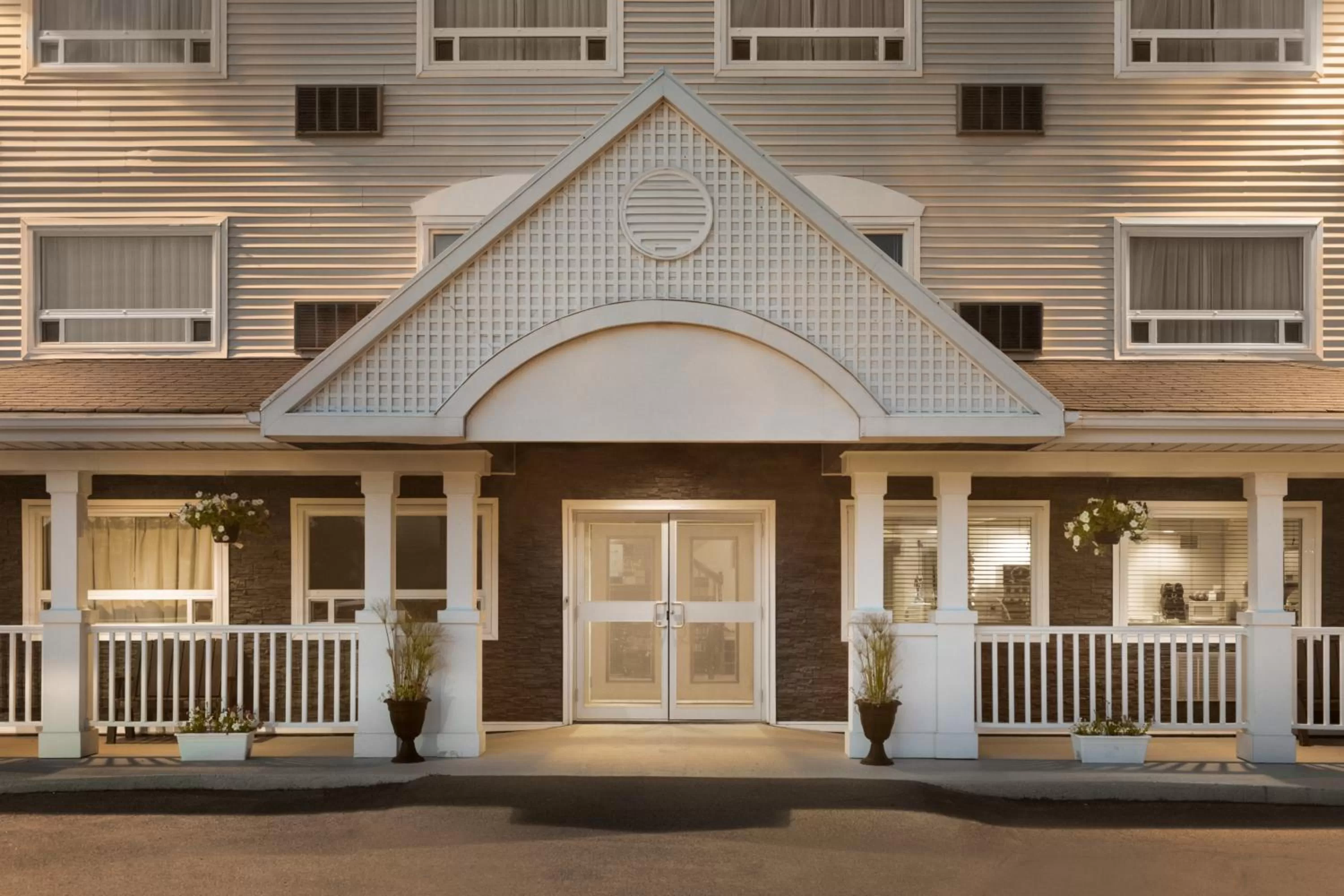 Facade/entrance in Travelodge Suites by Wyndham New Glasgow