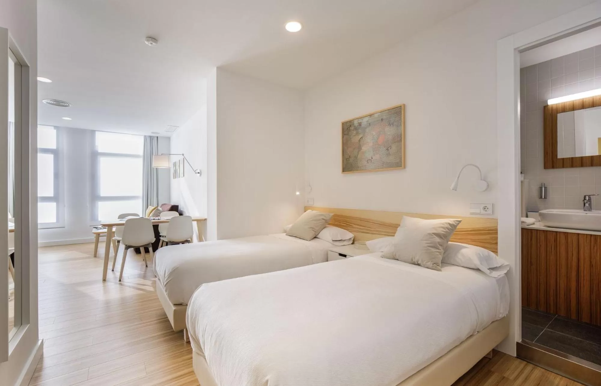 Photo of the whole room, Bed in Mush Room Apartamentos