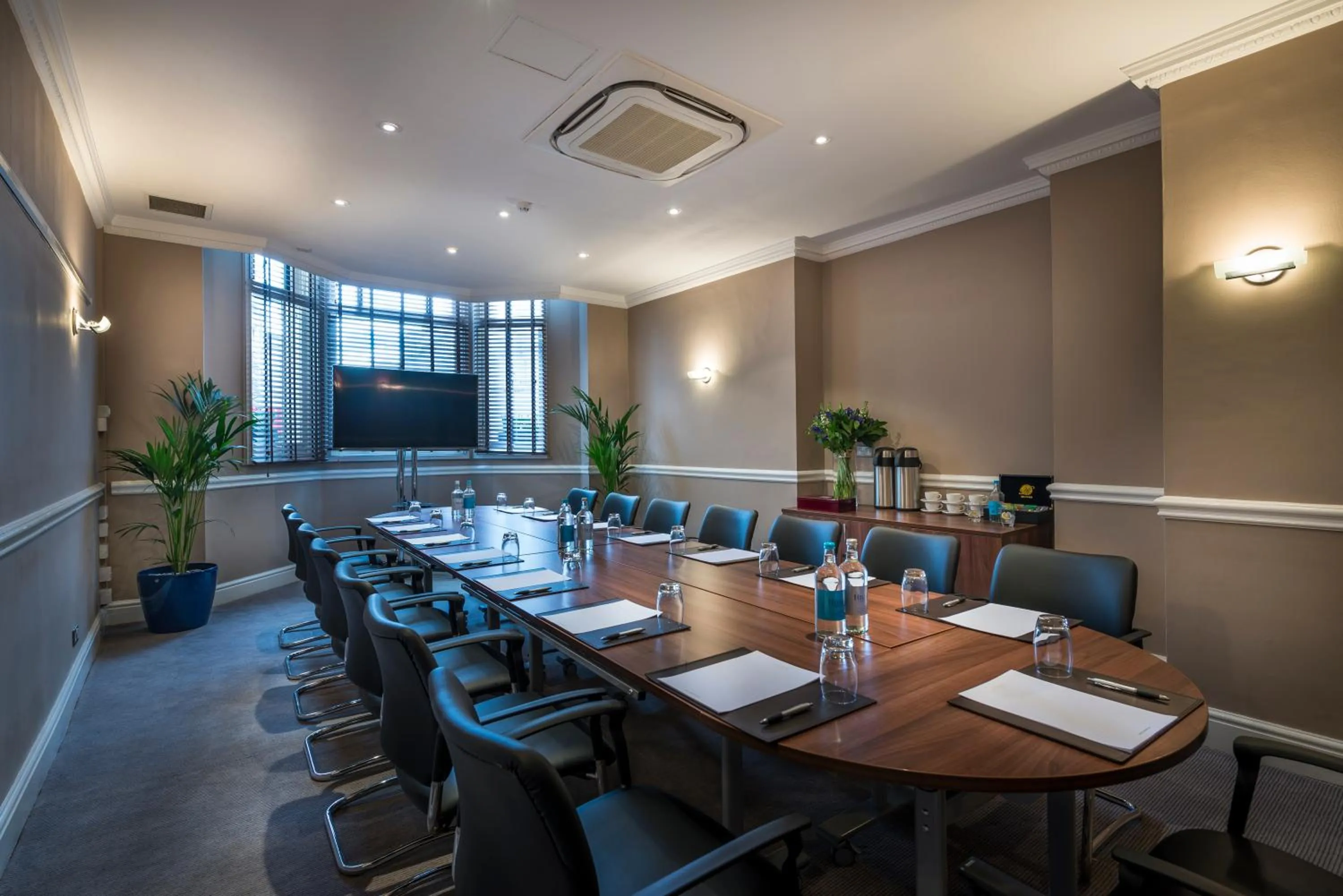 Meeting/conference room in Corus Hyde Park Hotel