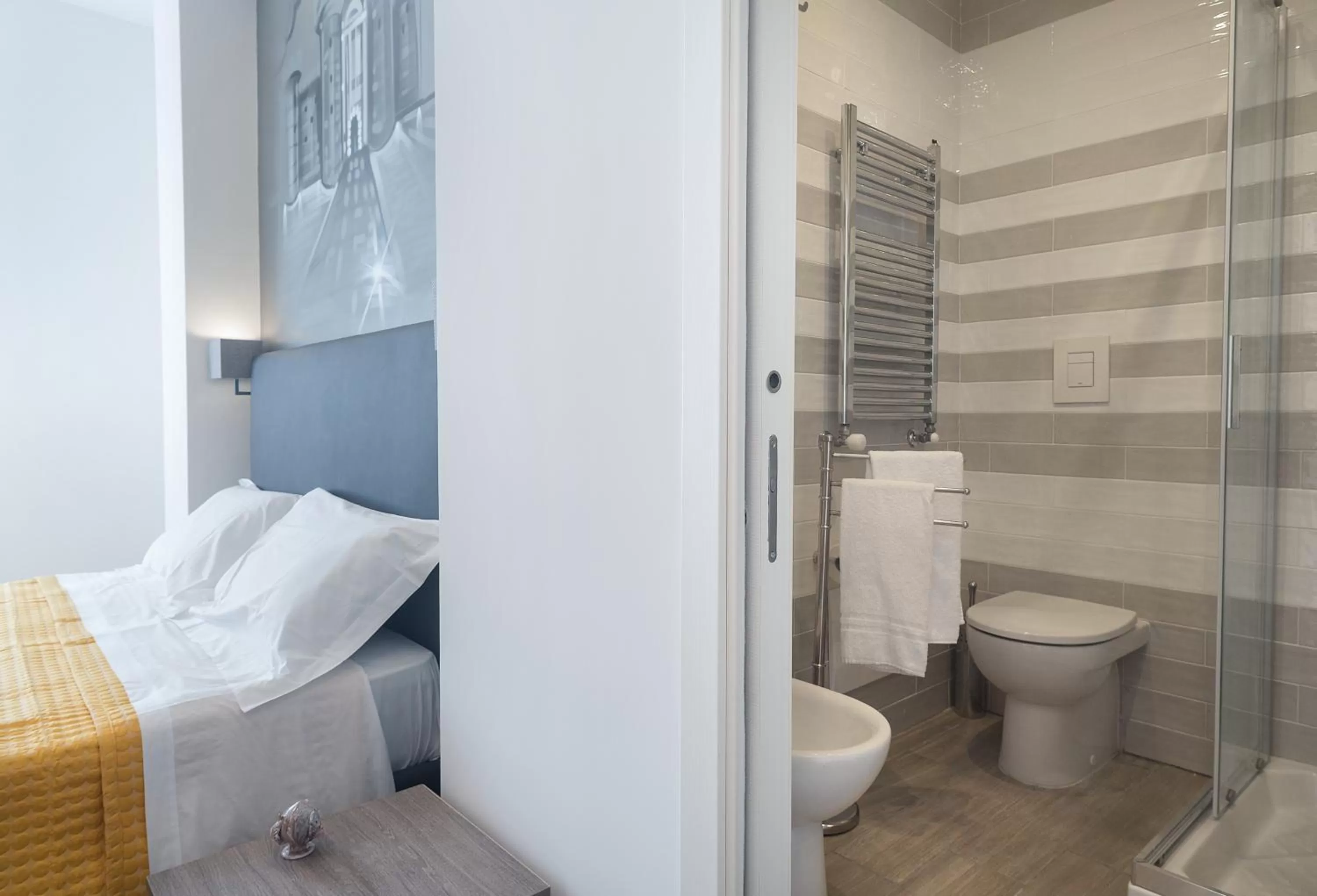 Shower in B&B Toledo one