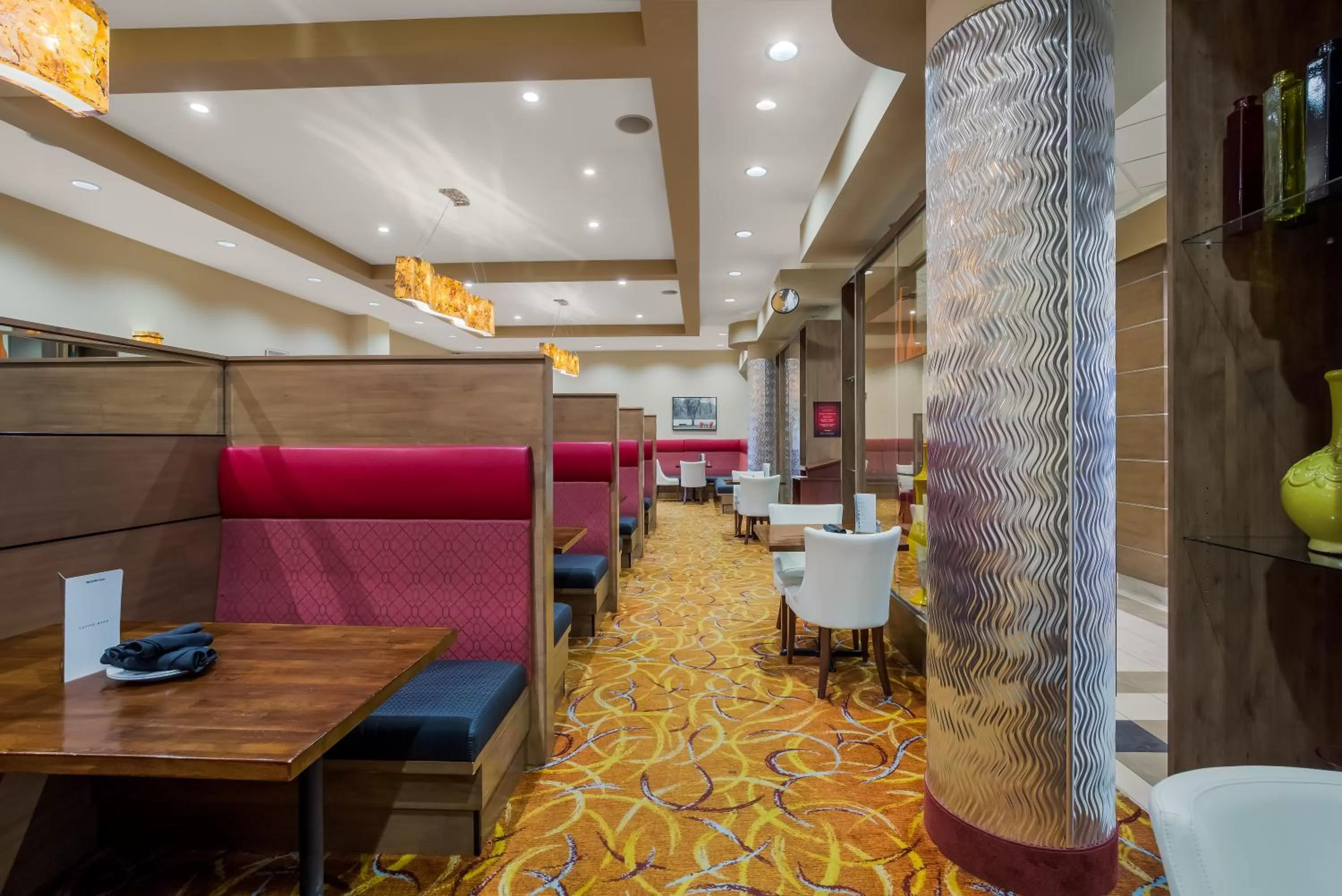 Restaurant/places to eat in Hotel 11, MOD A Sonesta Collection