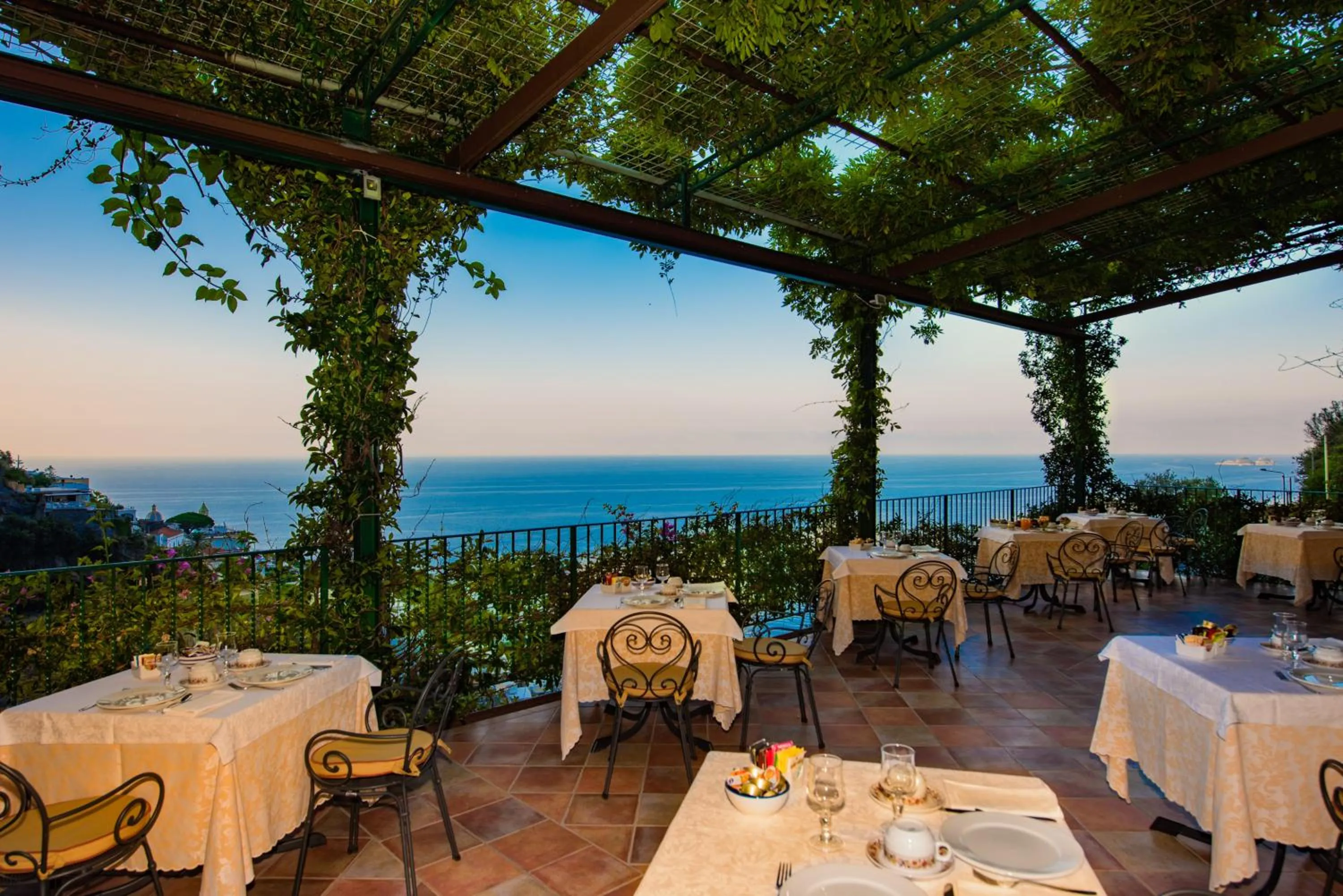 Restaurant/places to eat in Hotel Pellegrino
