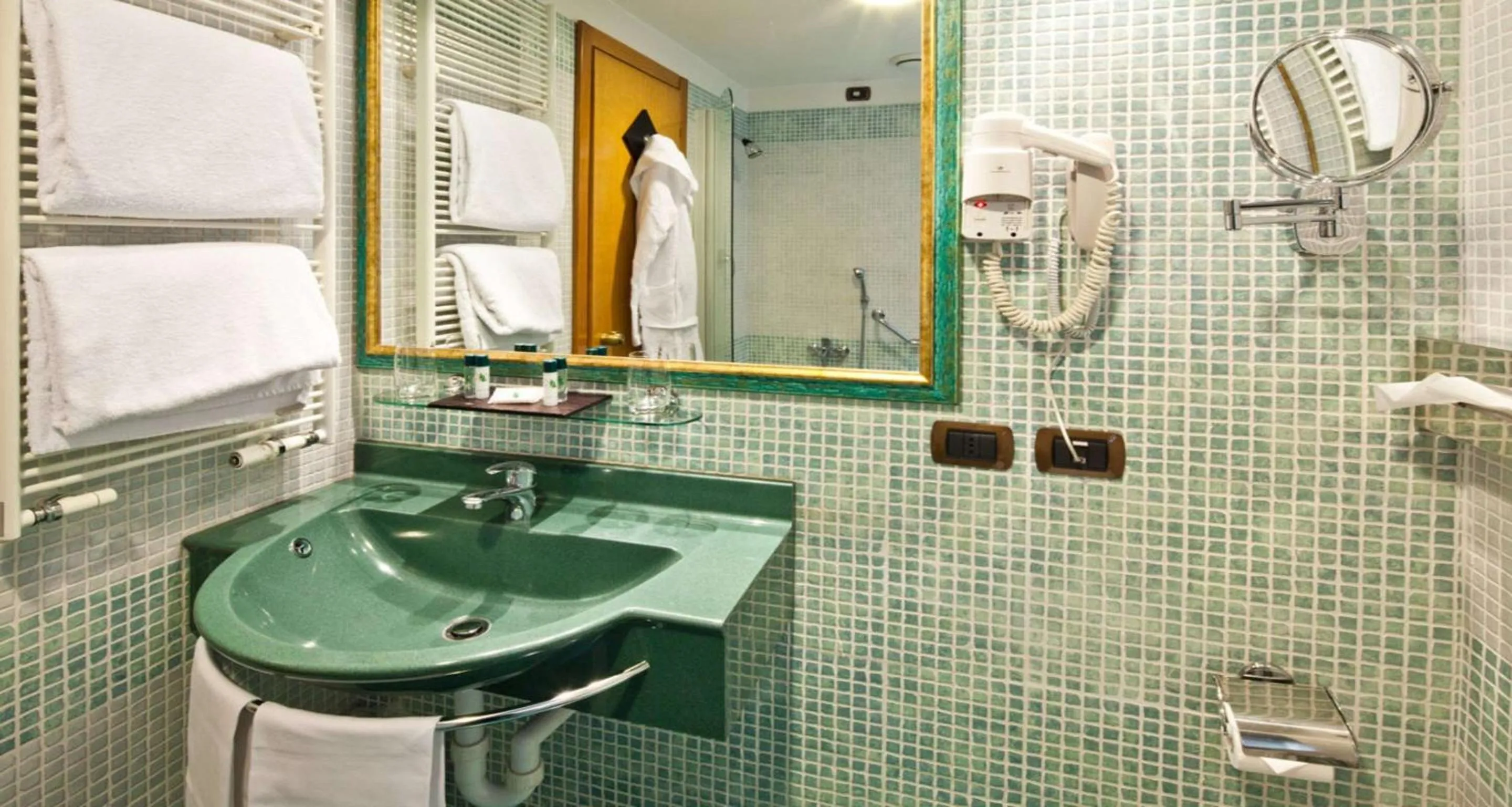 Shower in Hotel Mirage Sure Hotel Collection by Best Western