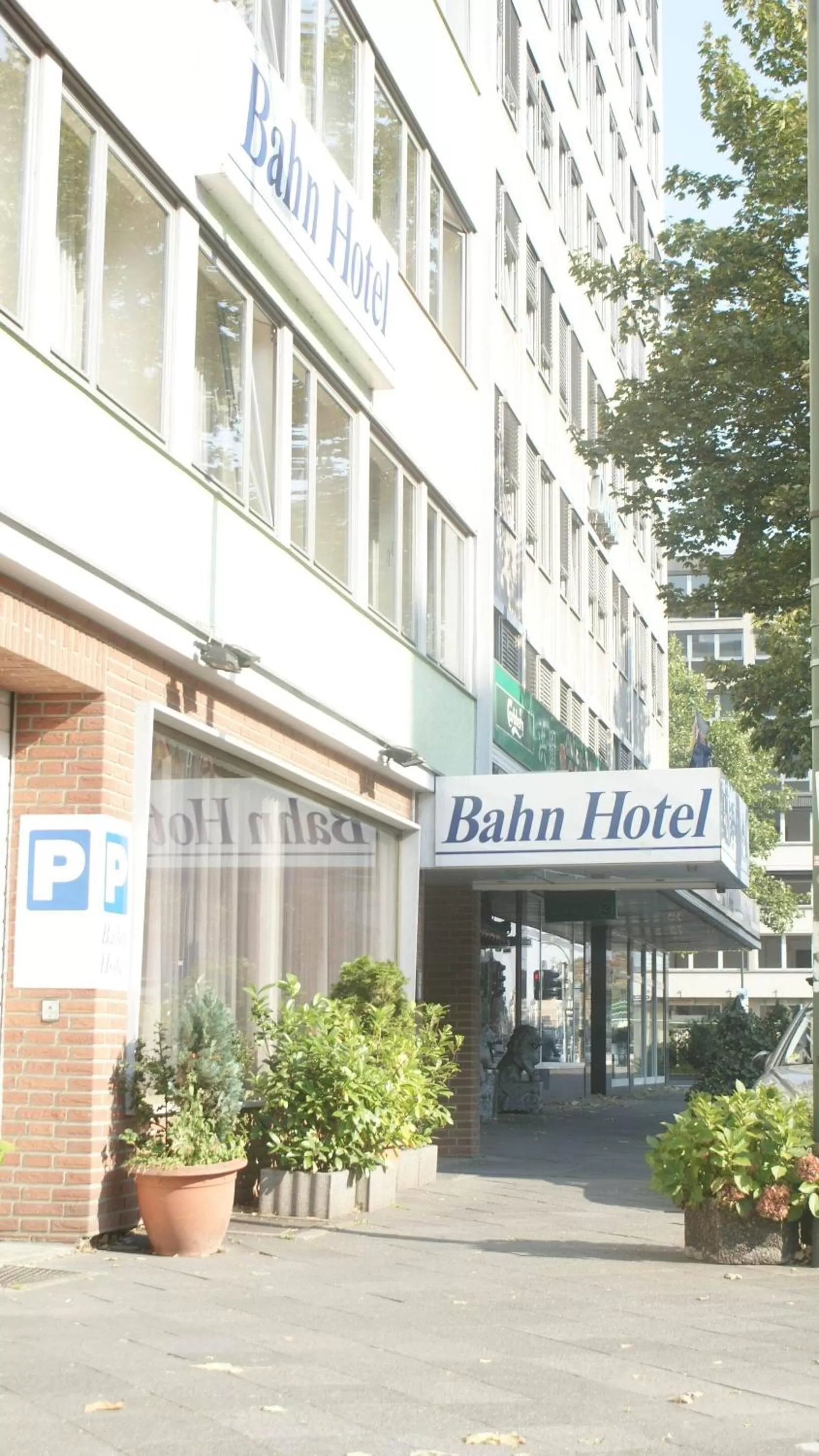 Facade/entrance in Bahn-Hotel