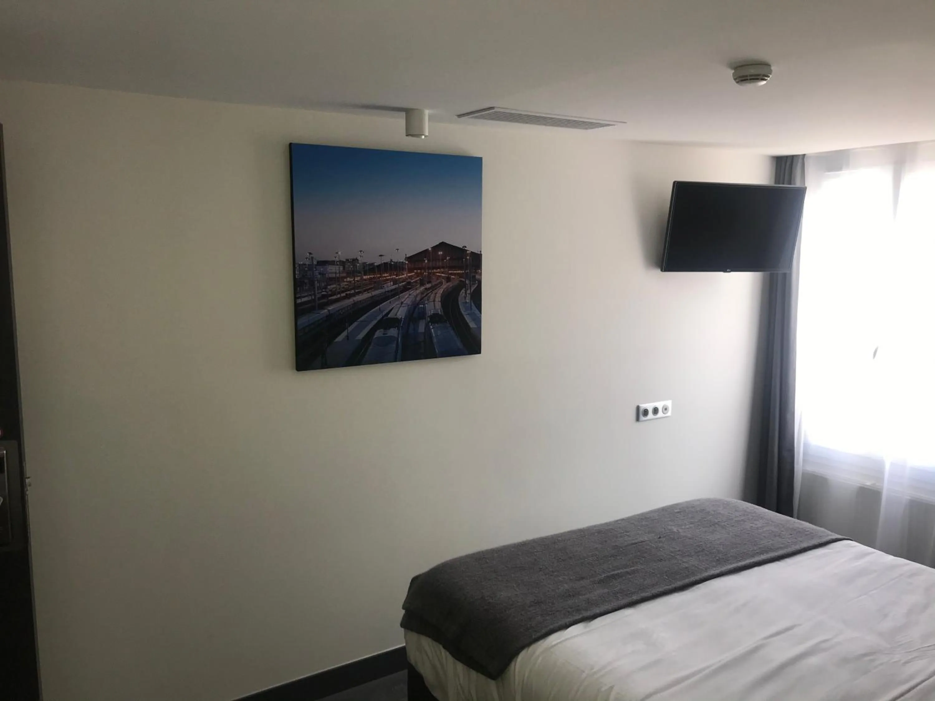 Bedroom, Bed in Hotel de Paris Montmartre