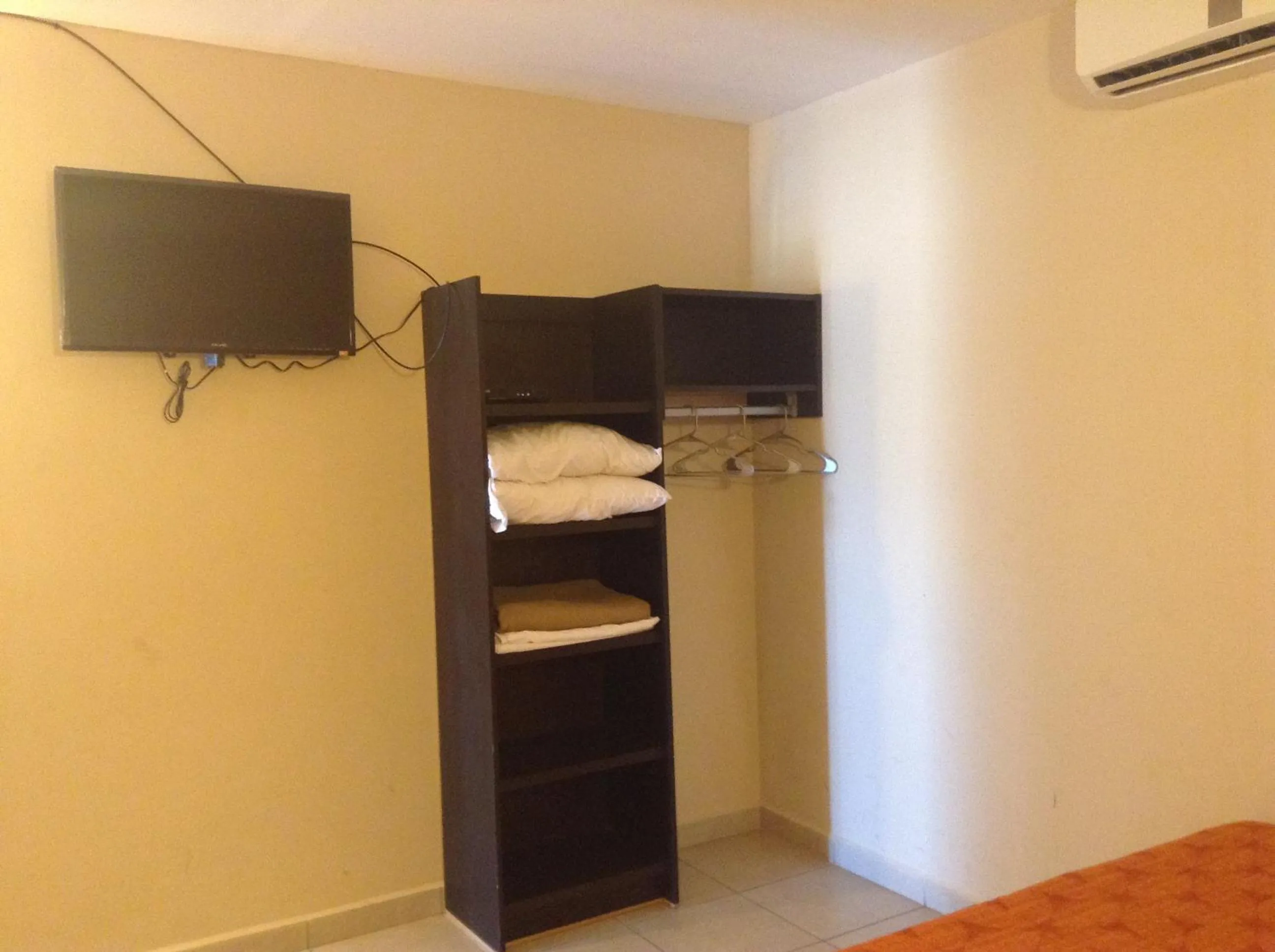 Decorative detail, Bed in Los Jitos Hotel & Suites