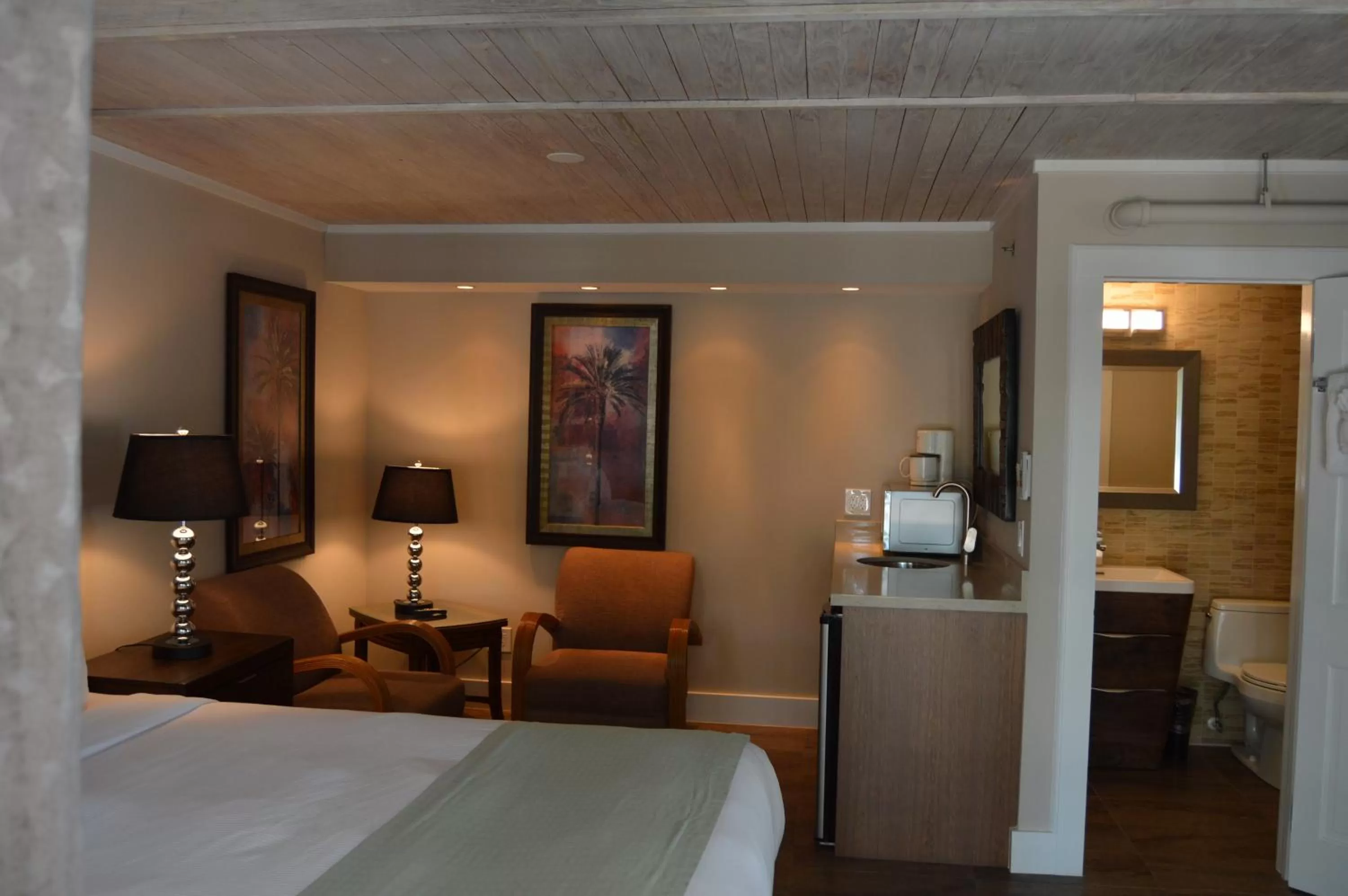 Bedroom, Bed in Douglas House