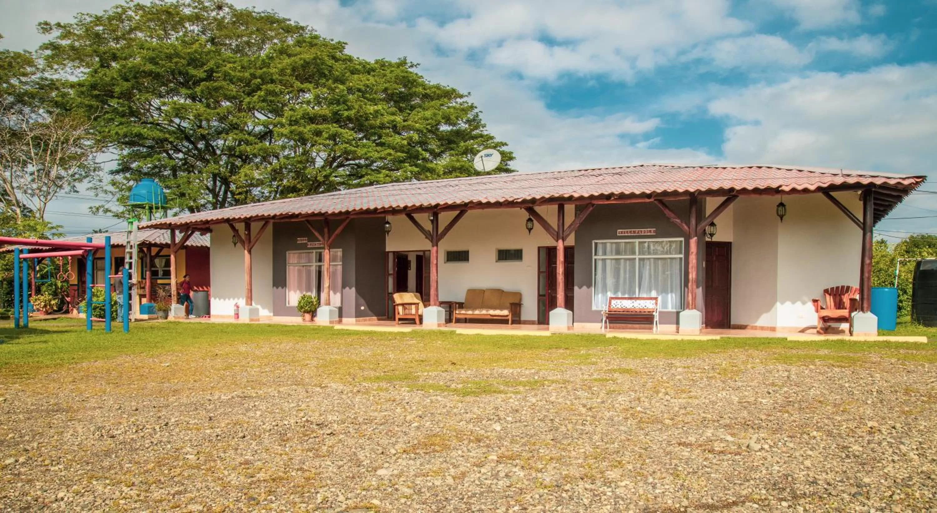 Property building in Hotel El Rancho