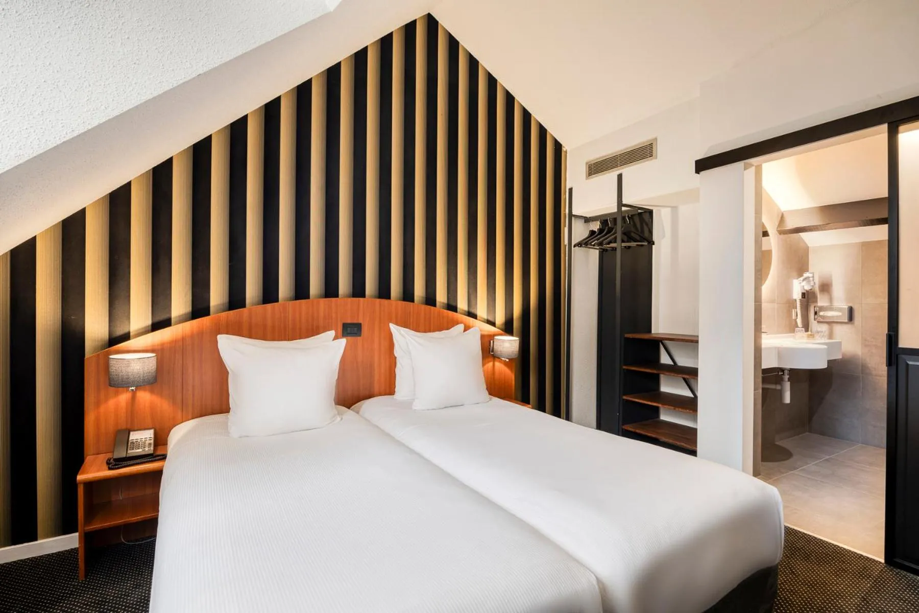 Bedroom, Bed in Aris Grand Place Hotel