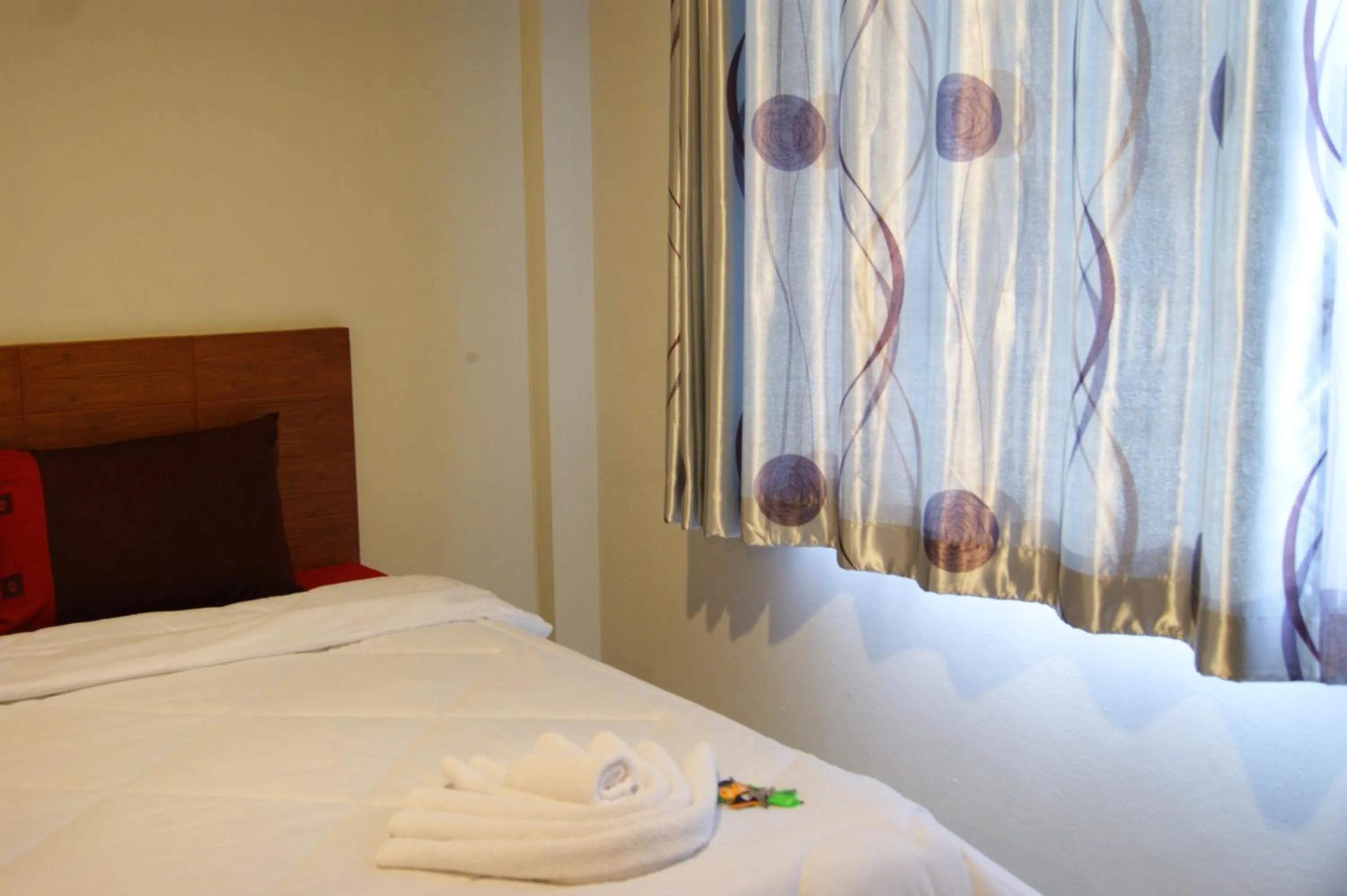 Bedroom, Bed in The City House