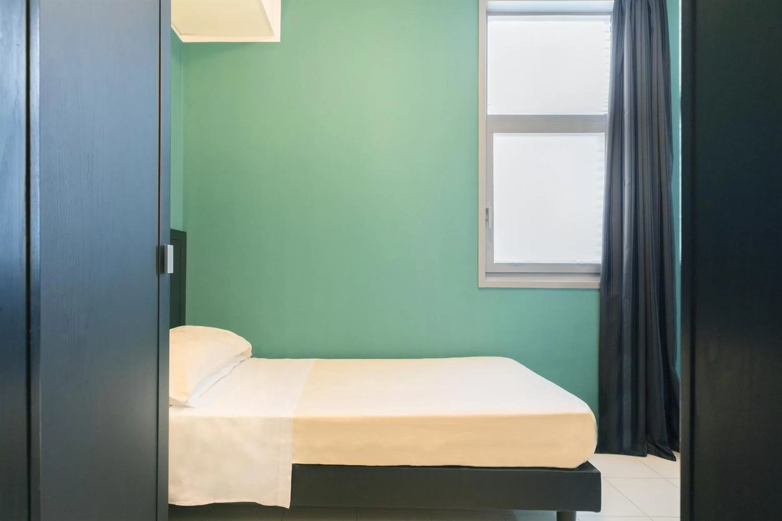 Bedroom, Bed in Executive Business Hotel