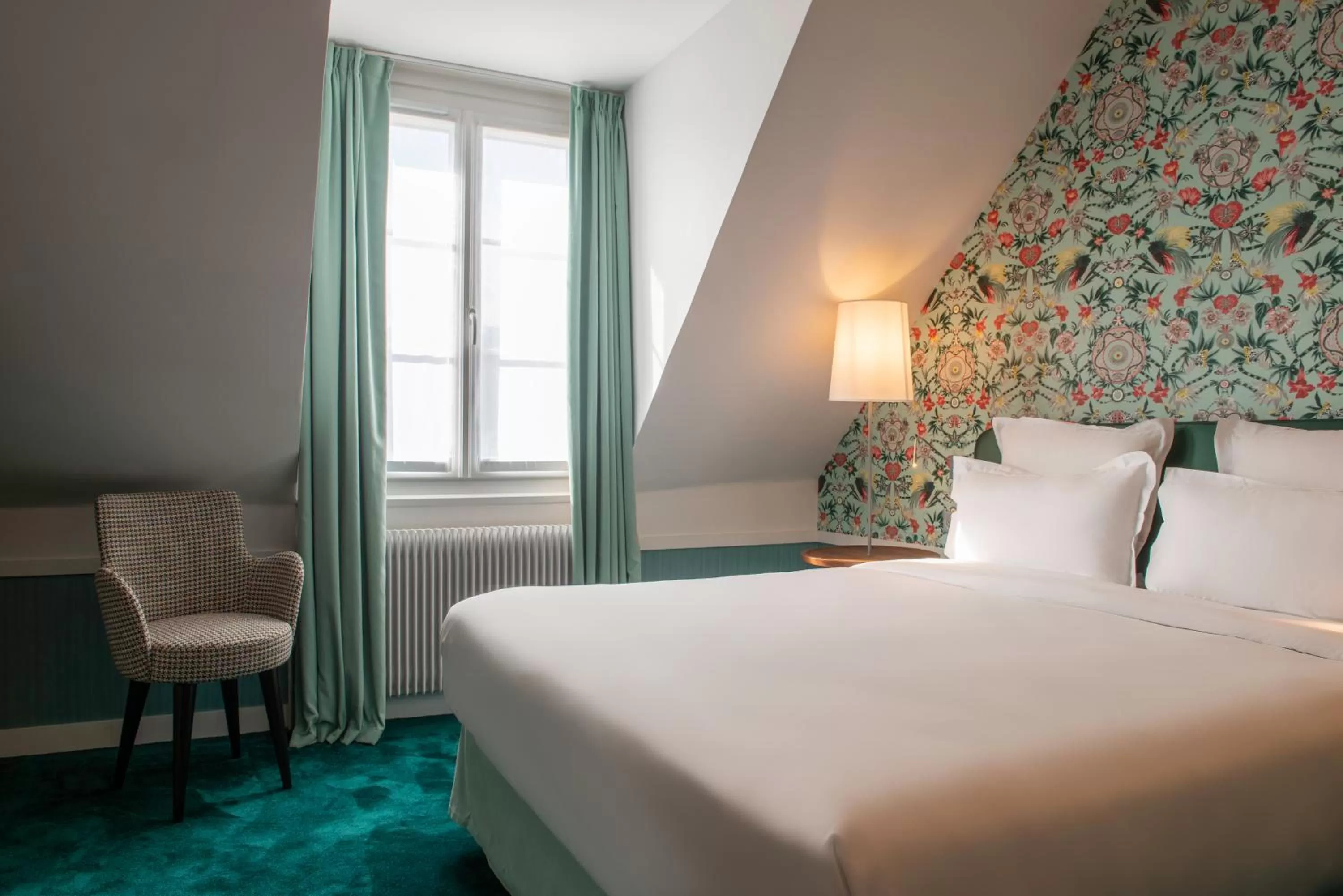 Photo of the whole room, Bed in Hôtel Edouard 6 by Malone