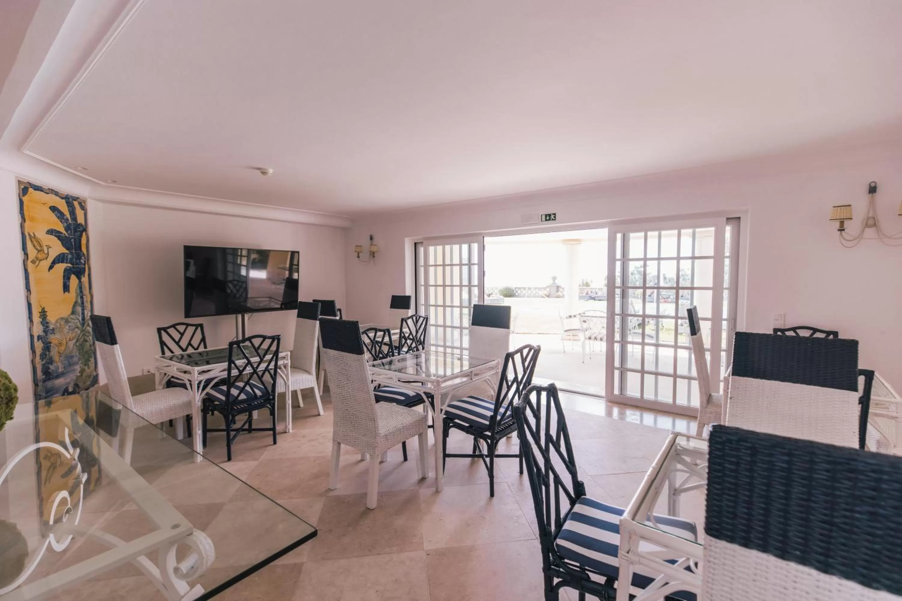 Lounge or bar in Estoril Vintage Hotel