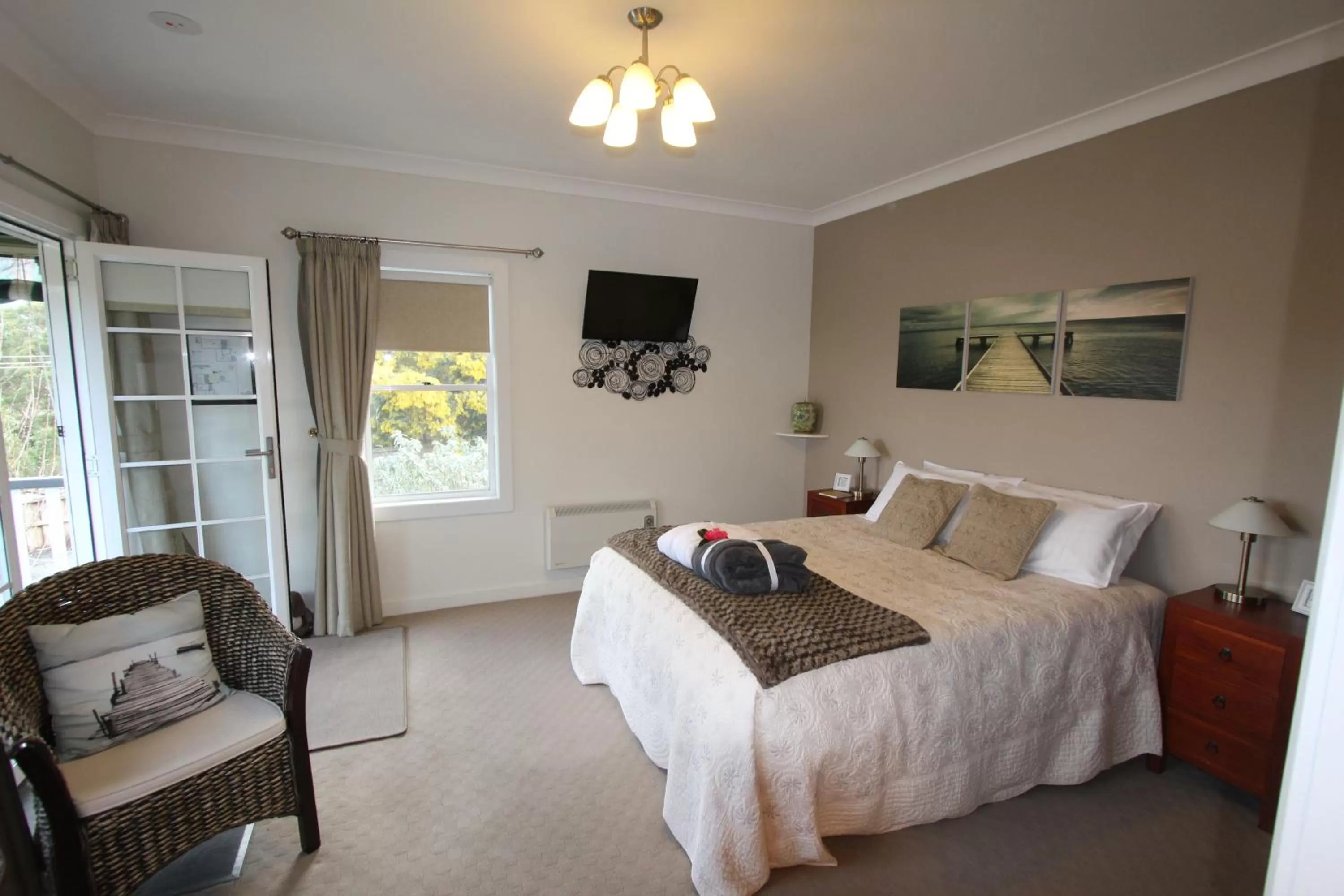 Bed in Hillside Bed and Breakfast