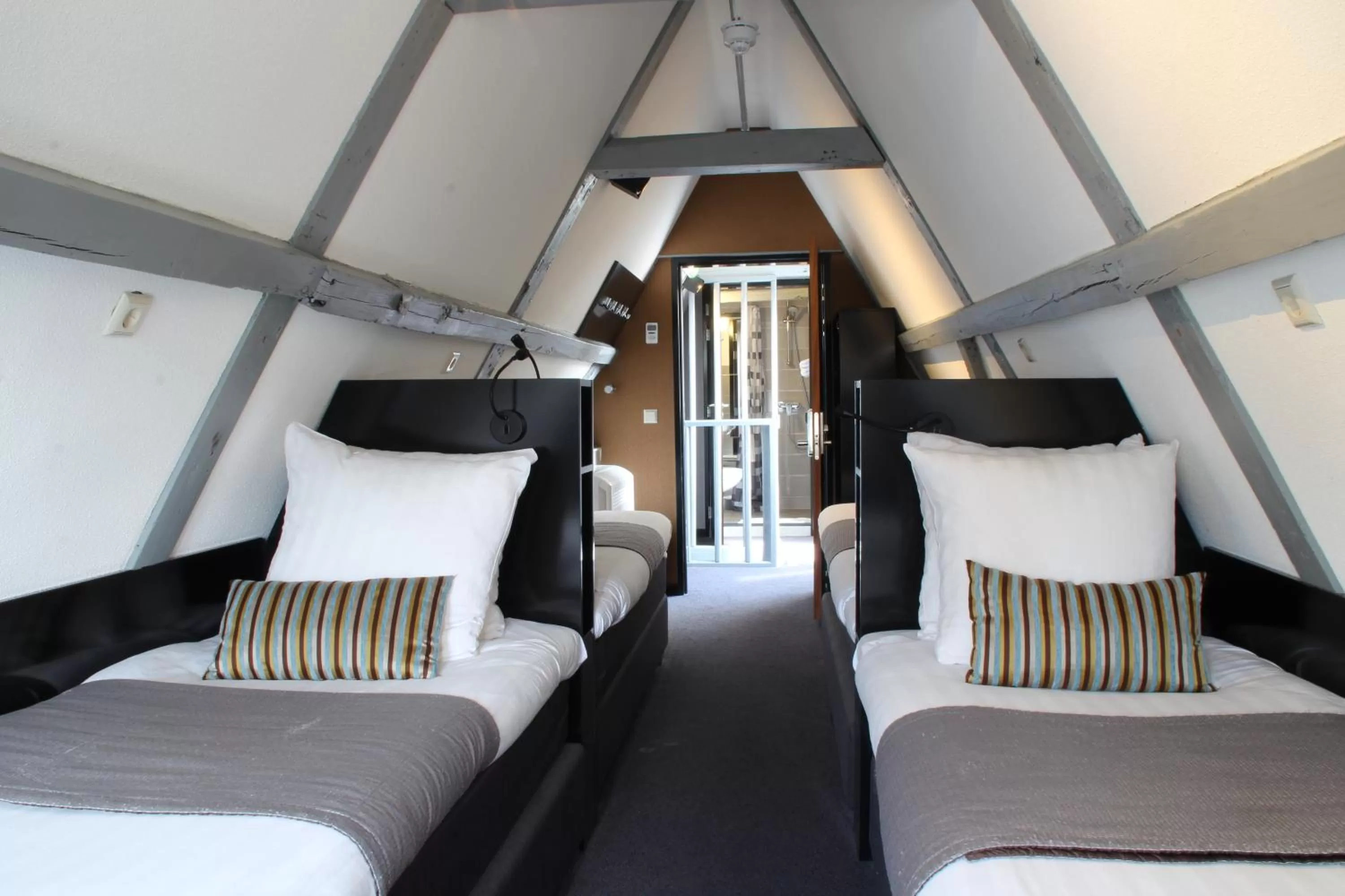 Bed in Hotel Mansion