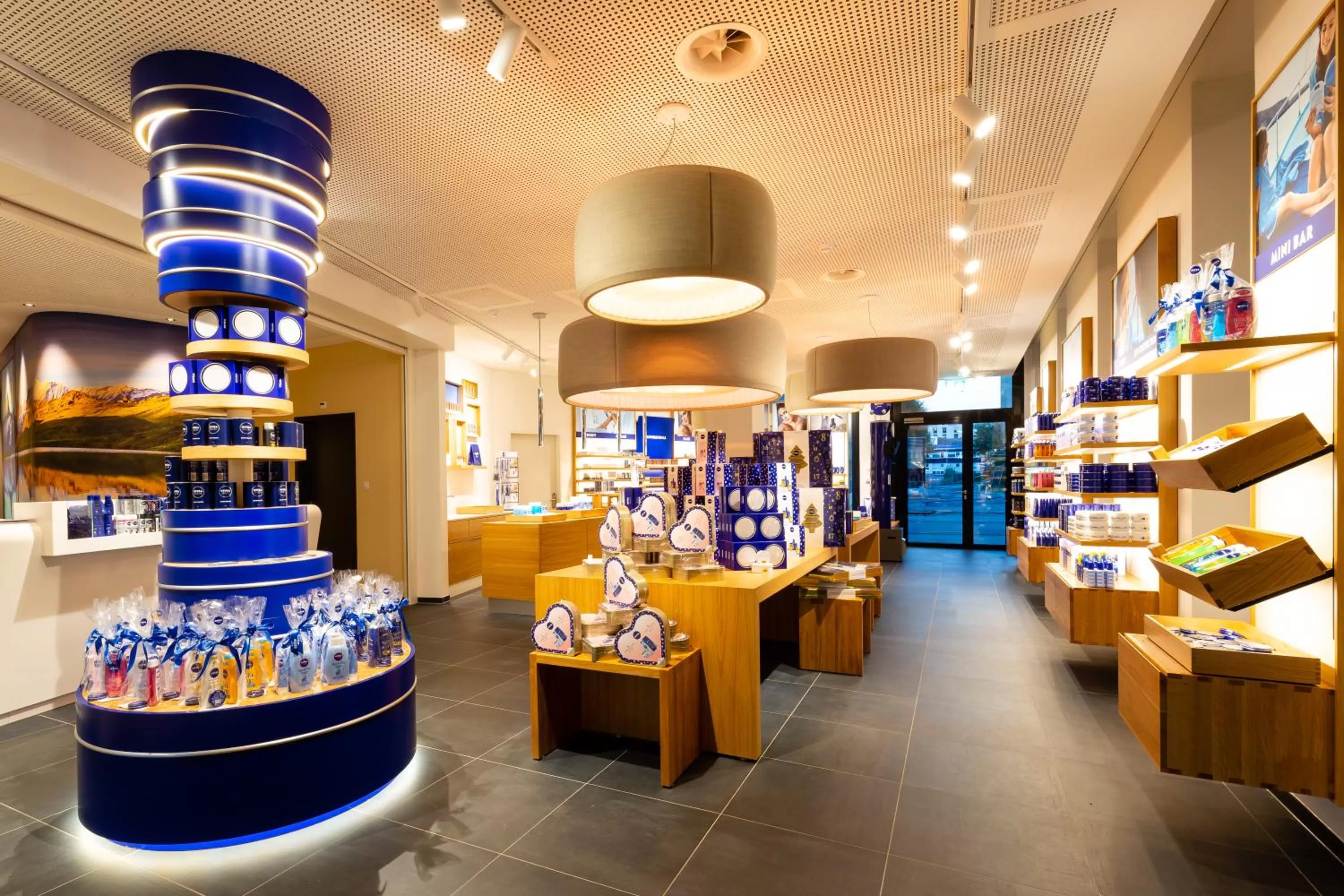 On-site shops in aja Zürich