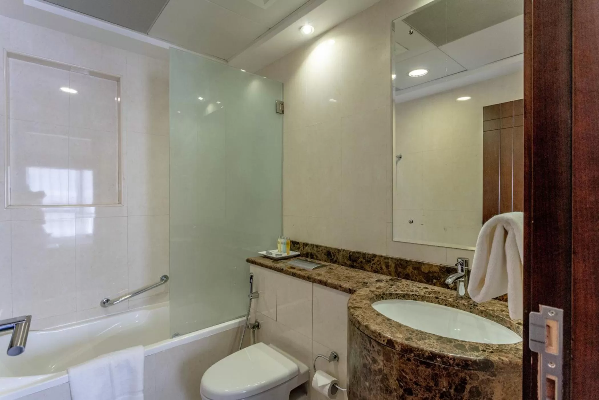 Bathroom in Auris Boutique Hotel Apartments, Al Barsha - At The Mall