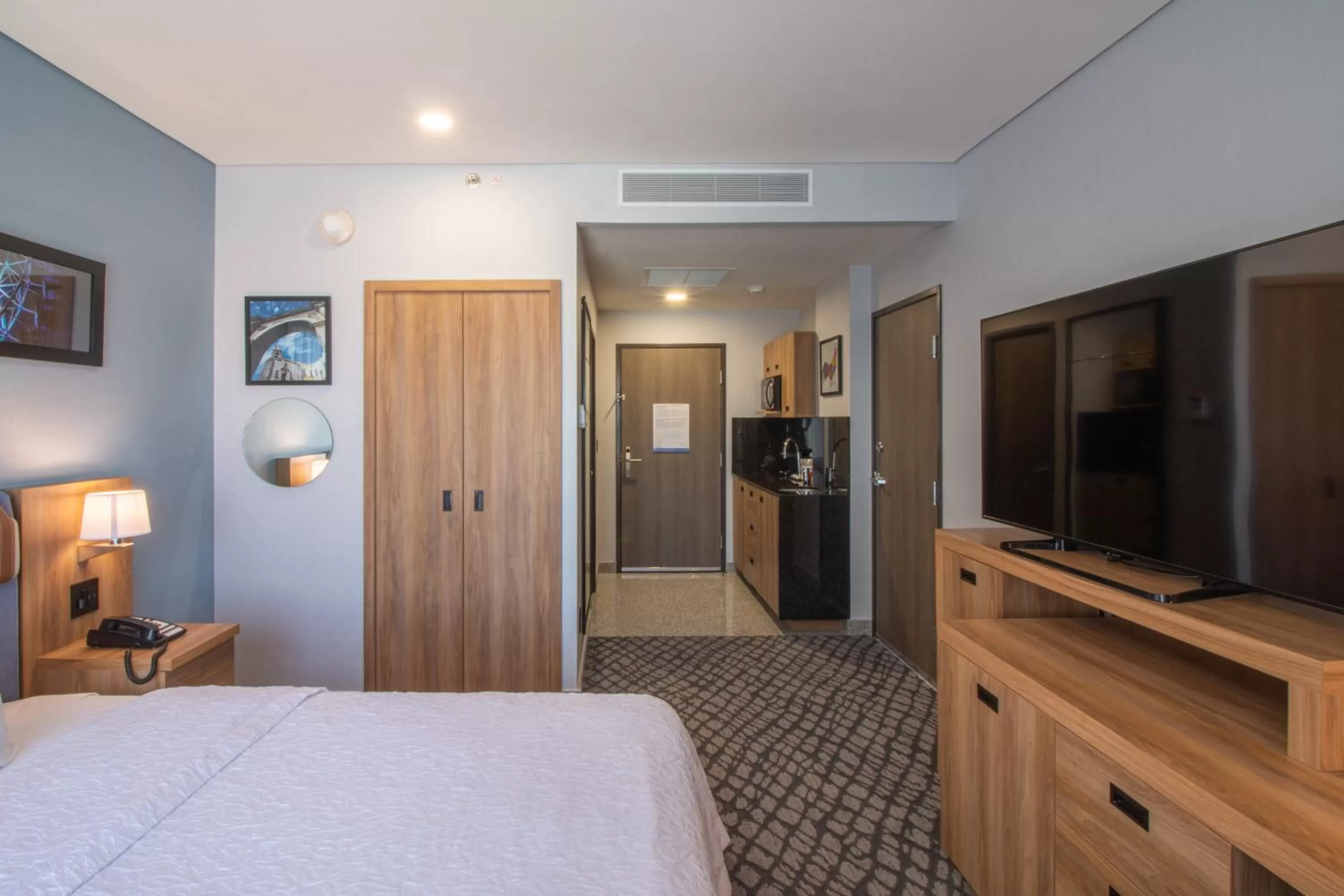 TV and multimedia, Bed in Hampton by Hilton Aguascalientes Downtown