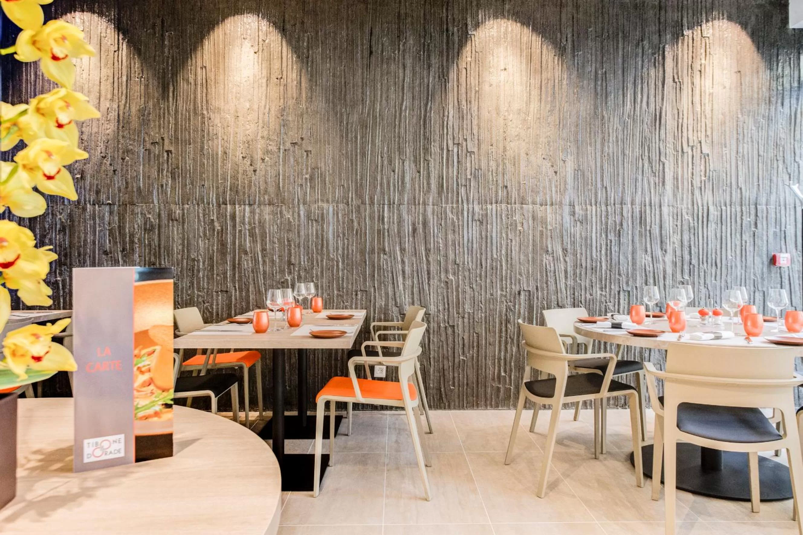 Restaurant/places to eat in Spark by Hilton Lyon Park Saone