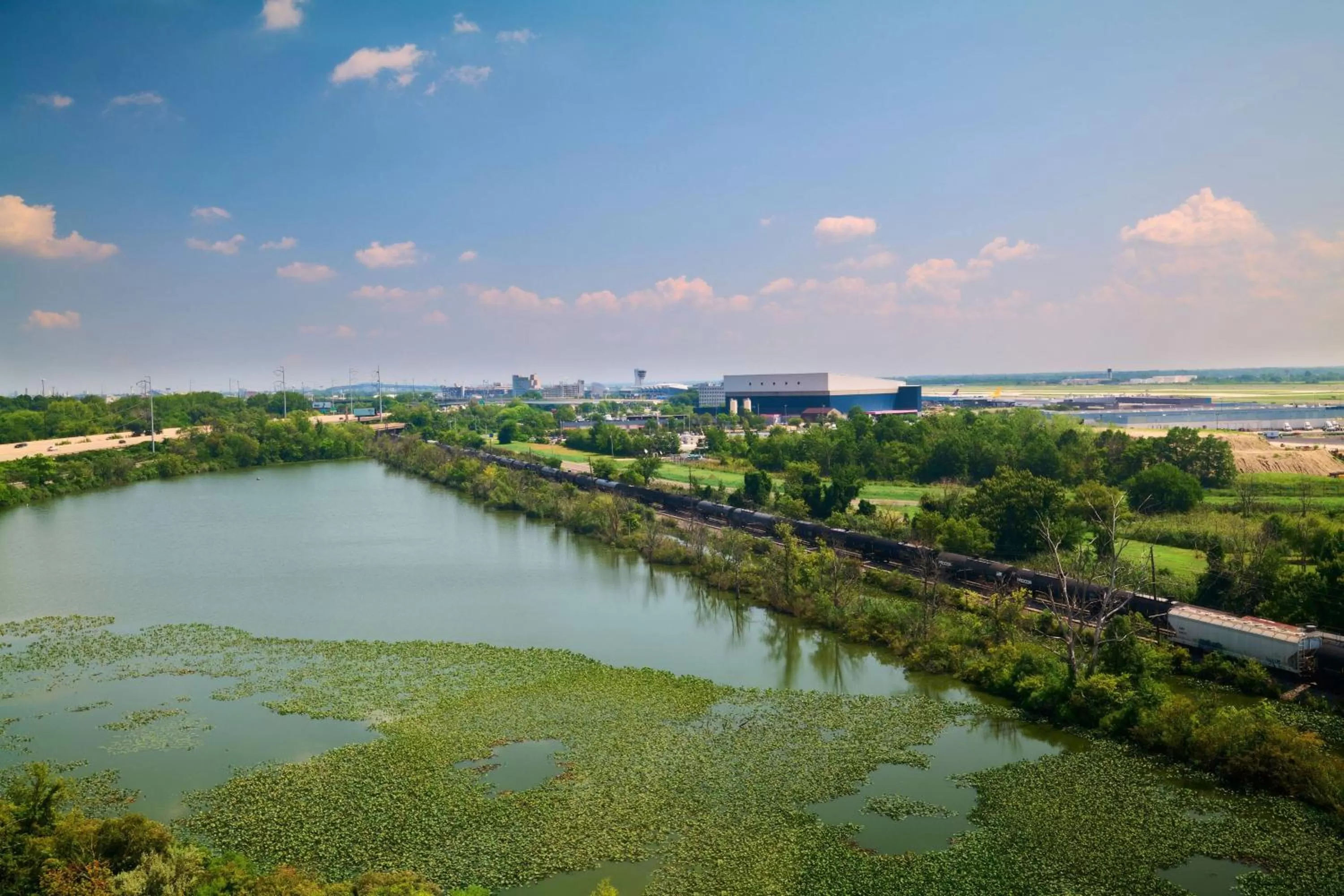 Bedroom in Delta Hotels by Marriott Philadelphia Airport